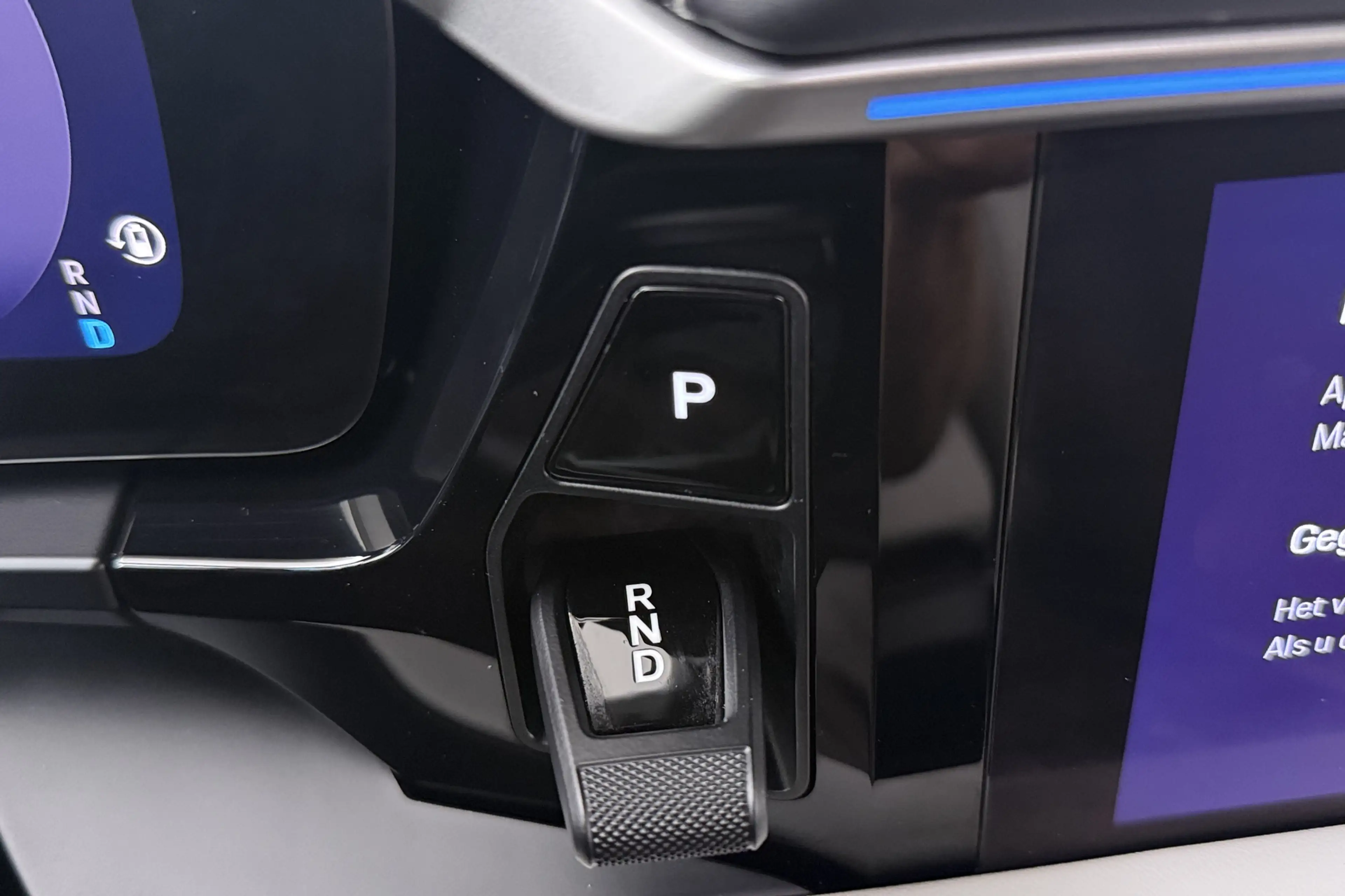 Porsche Macan 4 100 kWh (98%SOH) Pano Trekhaak SportChrono Lucht — photo 30