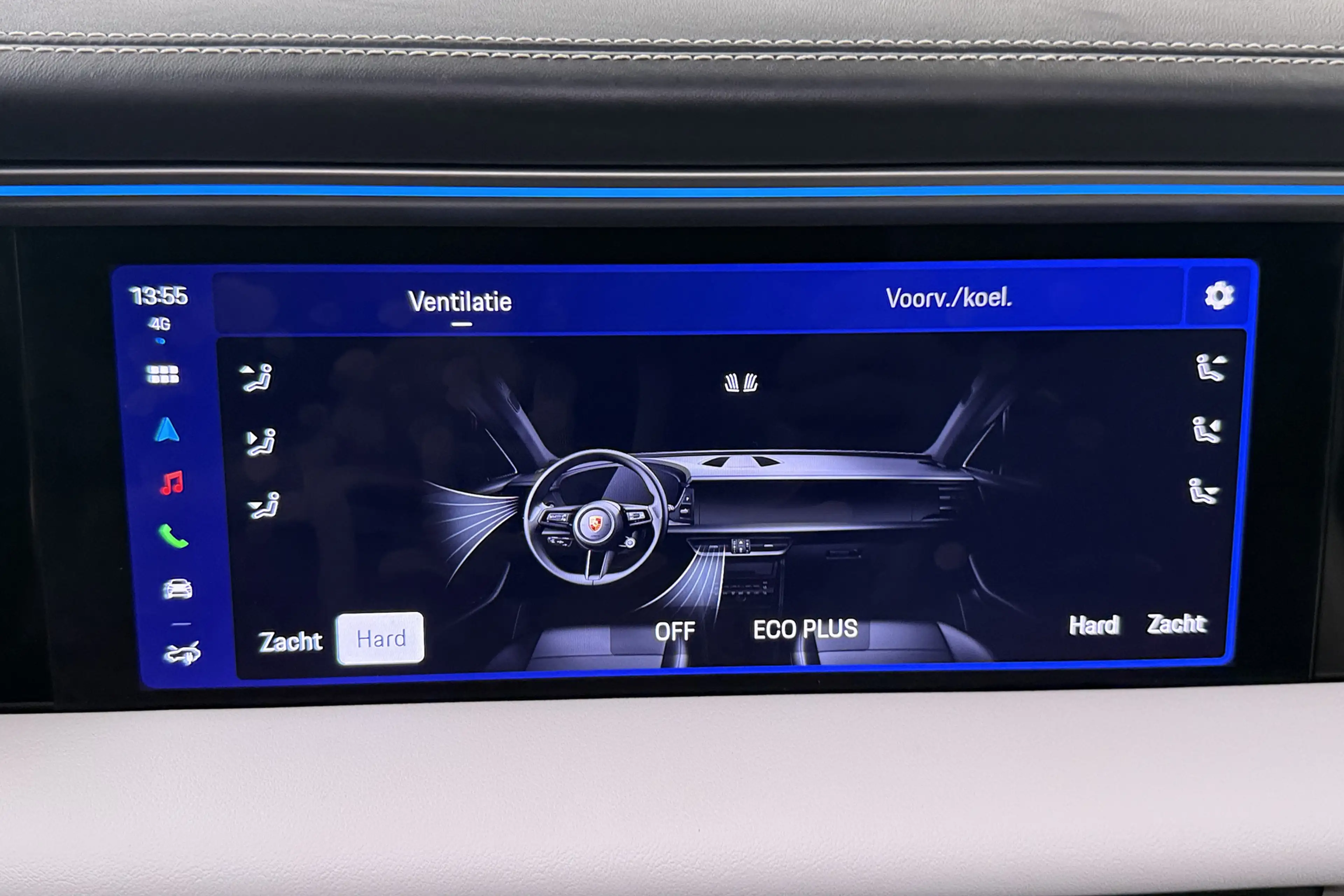 Porsche Macan 4 100 kWh (98%SOH) Pano Trekhaak SportChrono Lucht — photo 42