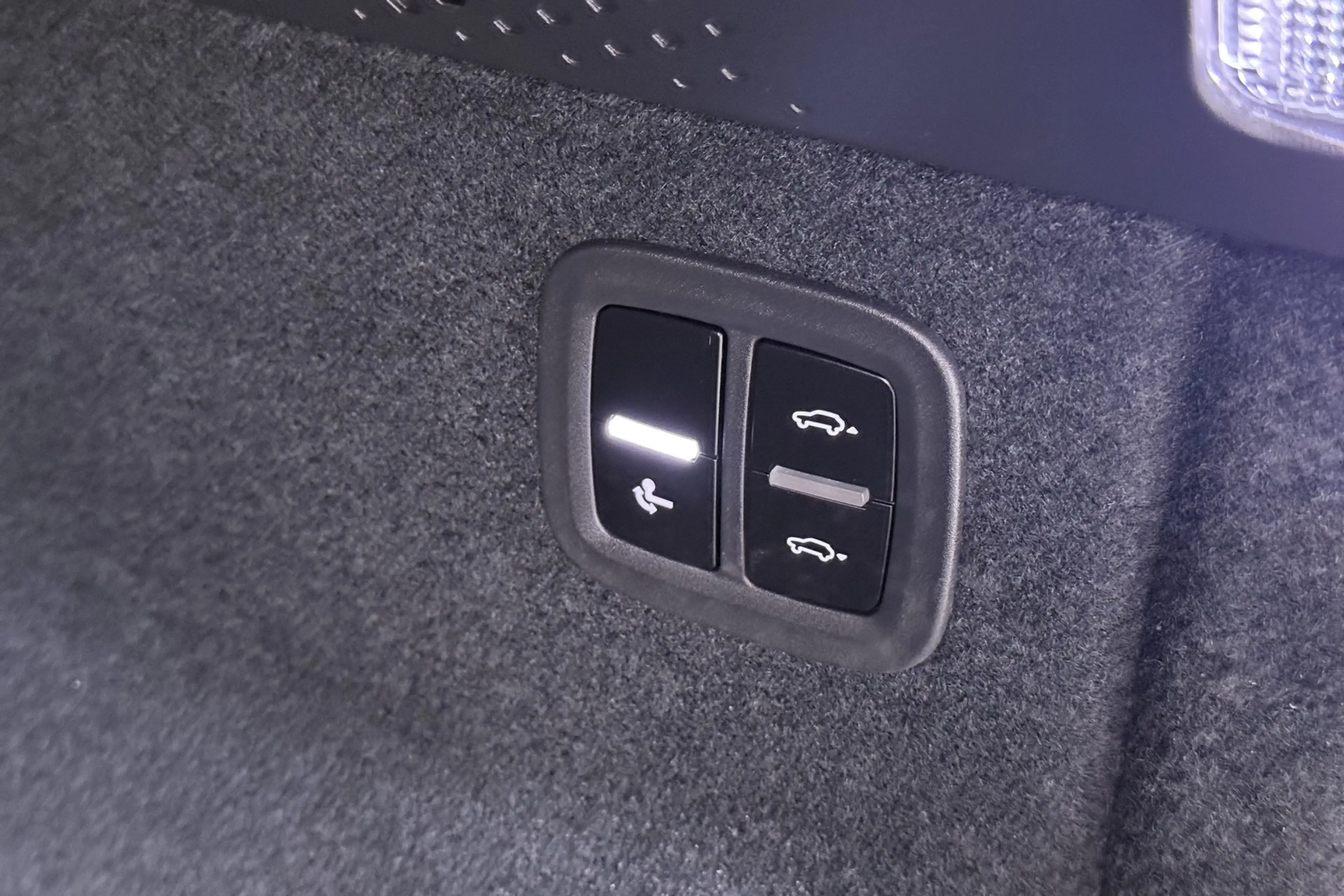 Porsche Macan 4 100 kWh (98%SOH) Pano Trekhaak SportChrono Lucht — photo 18