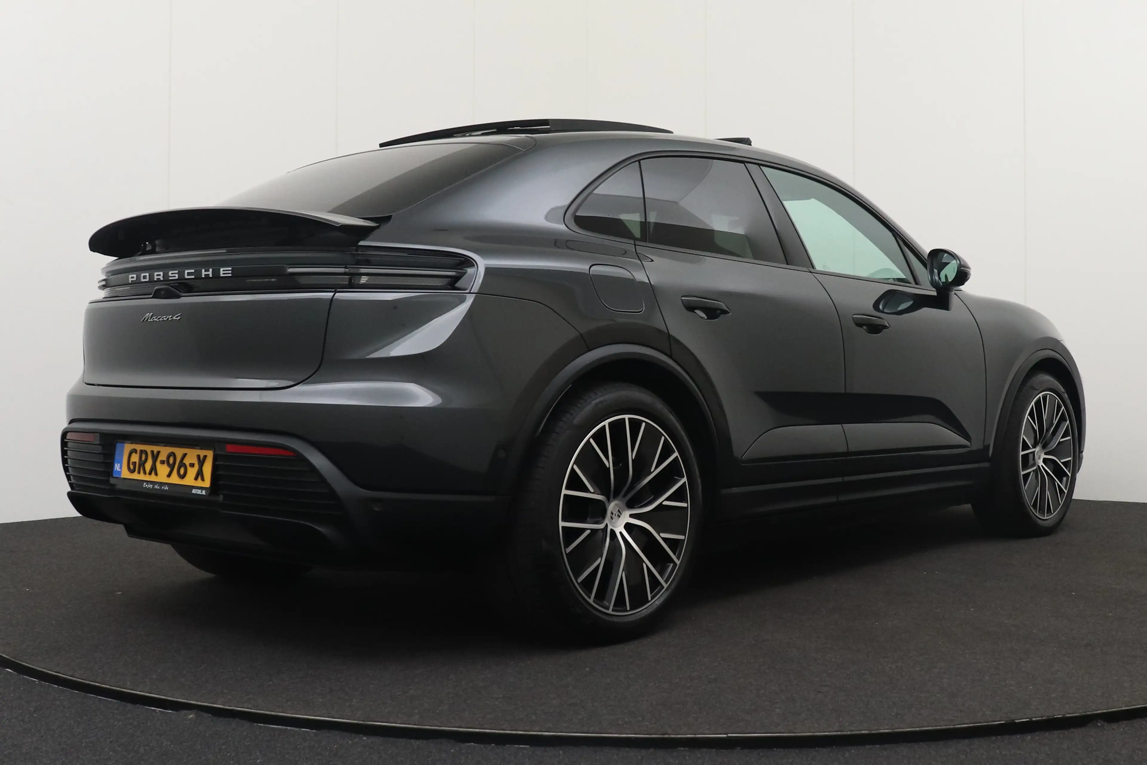 Porsche Macan 4 100 kWh (98%SOH) Pano Trekhaak SportChrono Lucht — photo 3