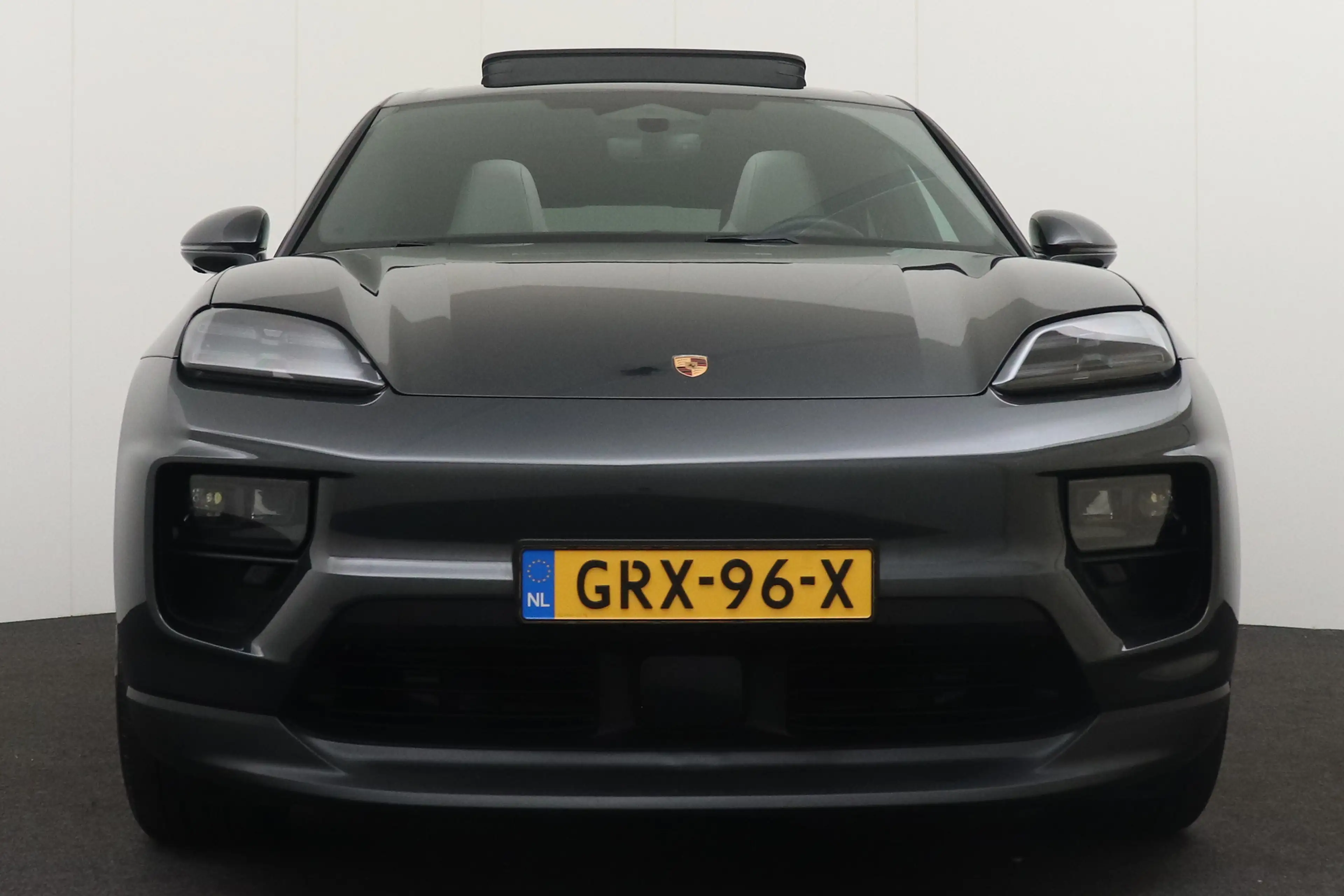 Porsche Macan 4 100 kWh (98%SOH) Pano Trekhaak SportChrono Lucht — photo 4