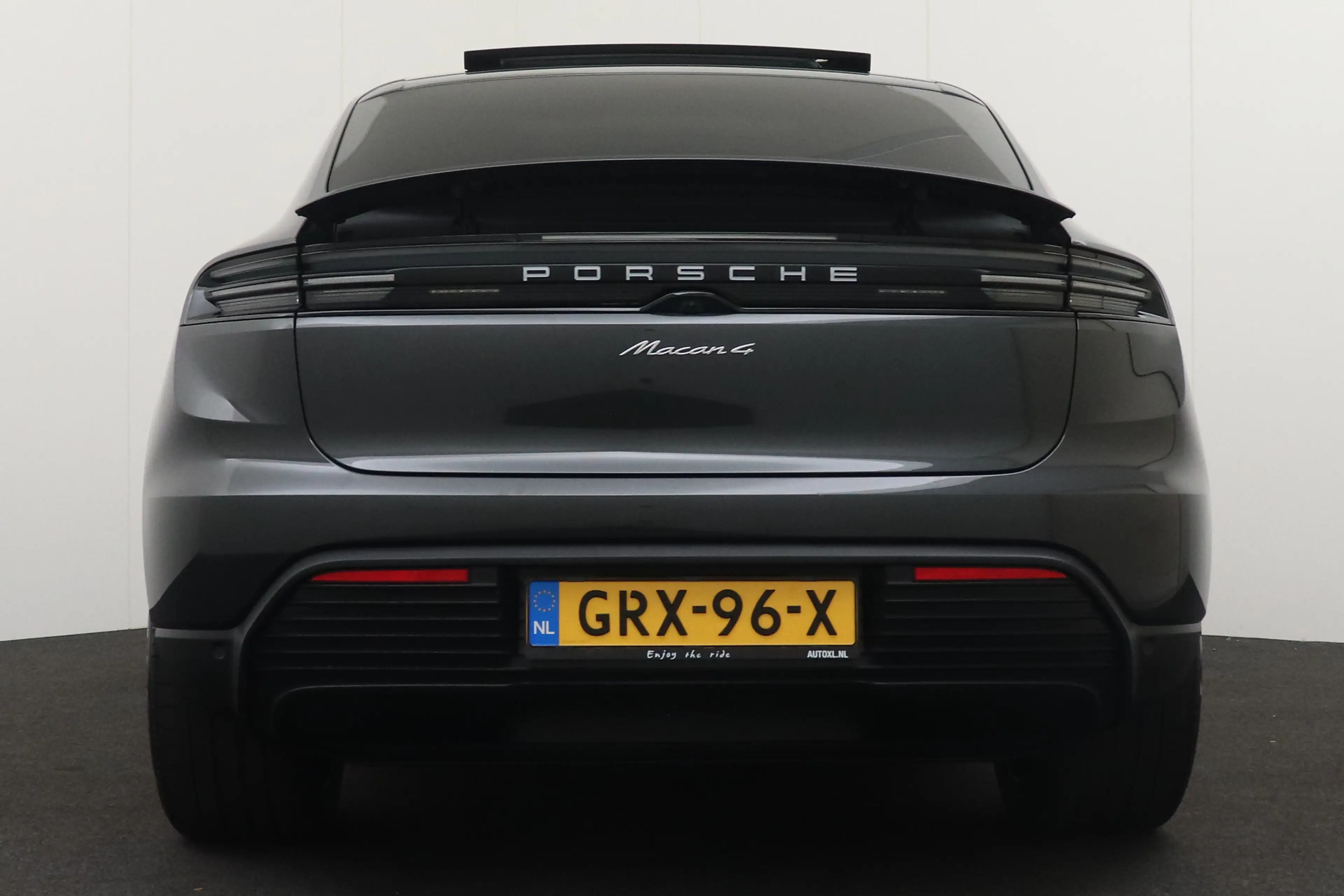 Porsche Macan 4 100 kWh (98%SOH) Pano Trekhaak SportChrono Lucht — photo 5