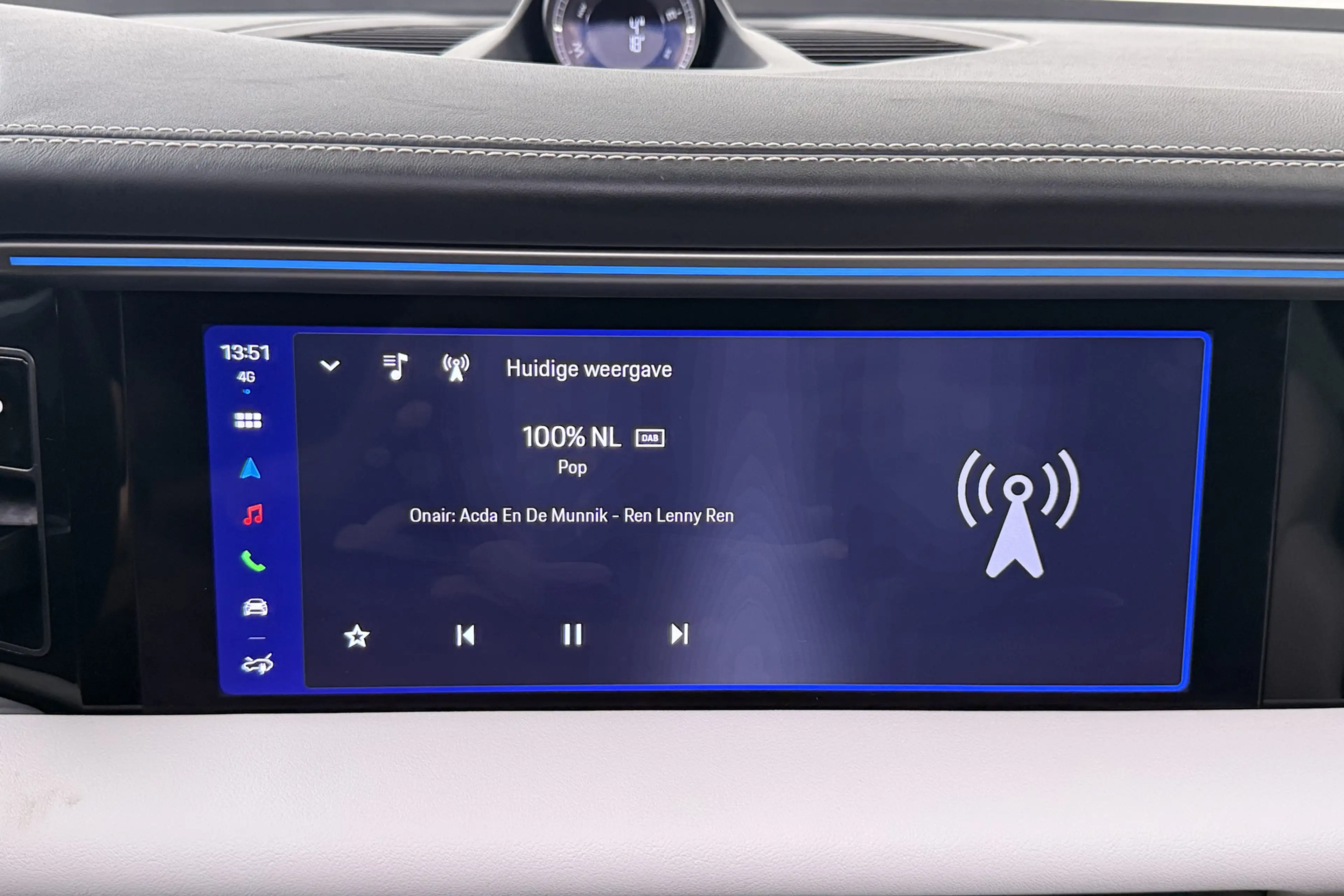 Porsche Macan 4 100 kWh (98%SOH) Pano Trekhaak SportChrono Lucht — photo 35
