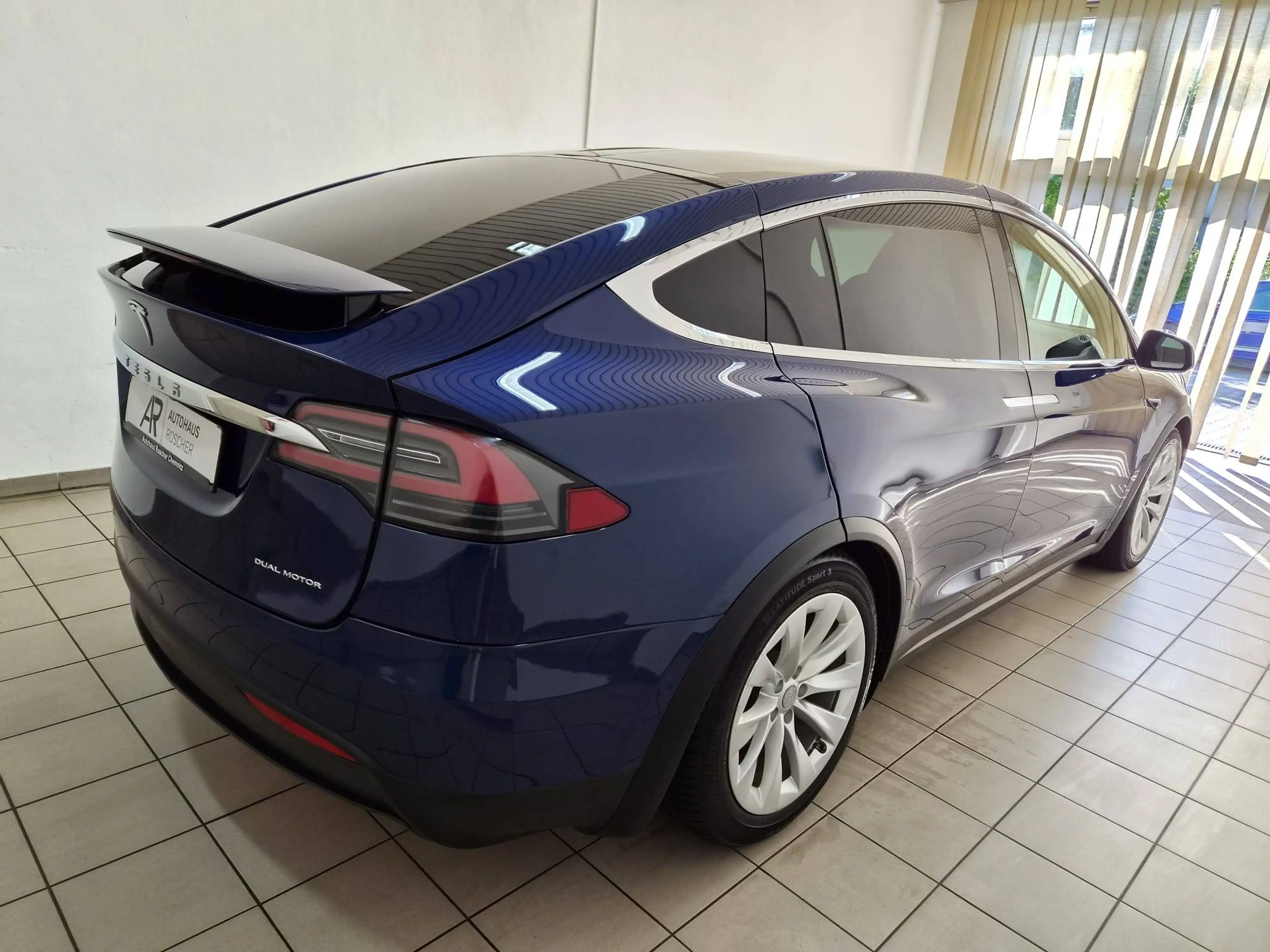 Tesla Model X 4x4 Long Range Autopilot Luft Panoramadach Anhängerkupplung — photo 3