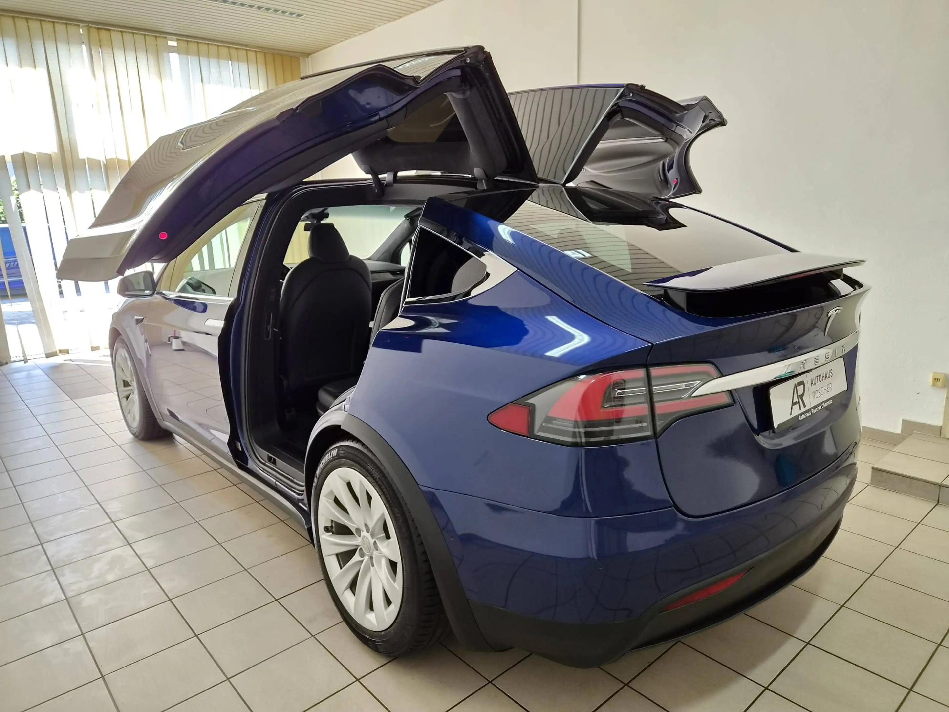 Tesla Model X 4x4 Long Range Autopilot Luft Panoramadach Anhängerkupplung — photo 7
