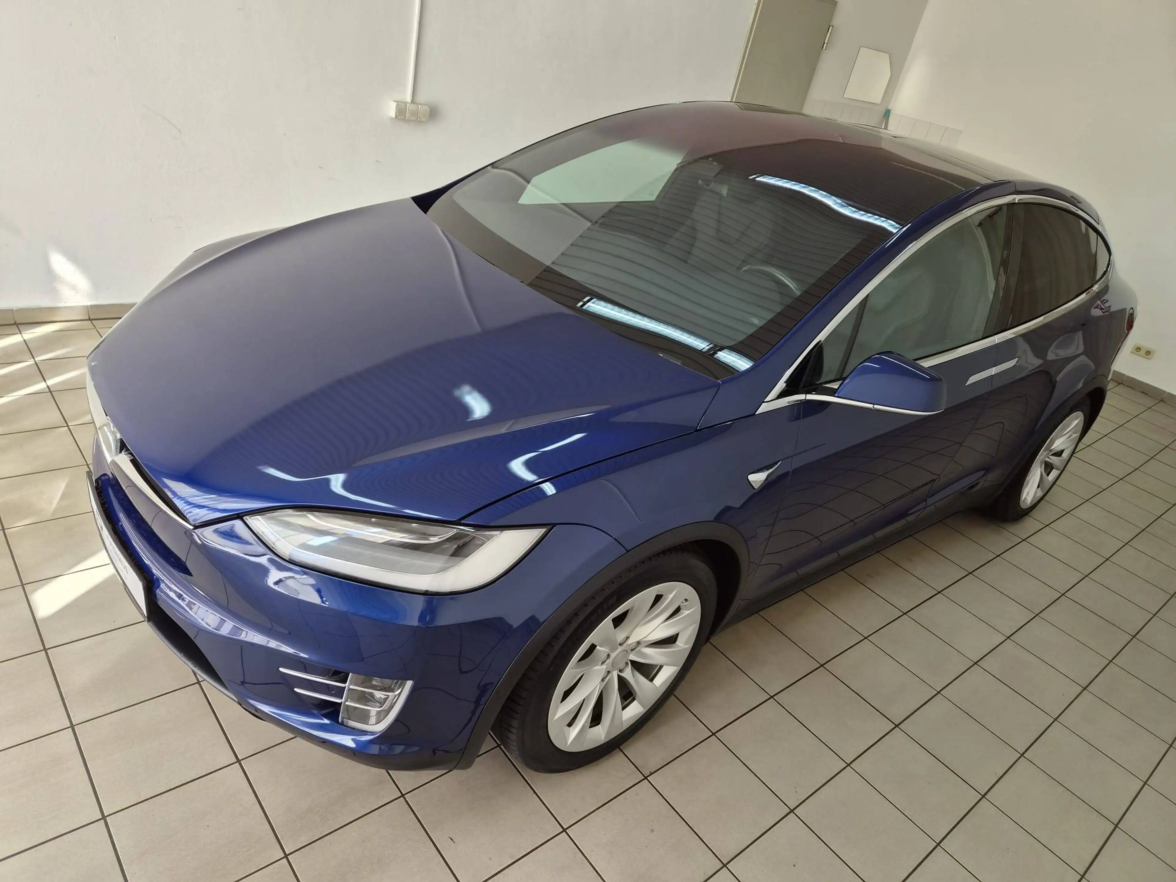 Tesla Model X 4x4 Long Range Autopilot Luft Panoramadach Anhängerkupplung — photo 11