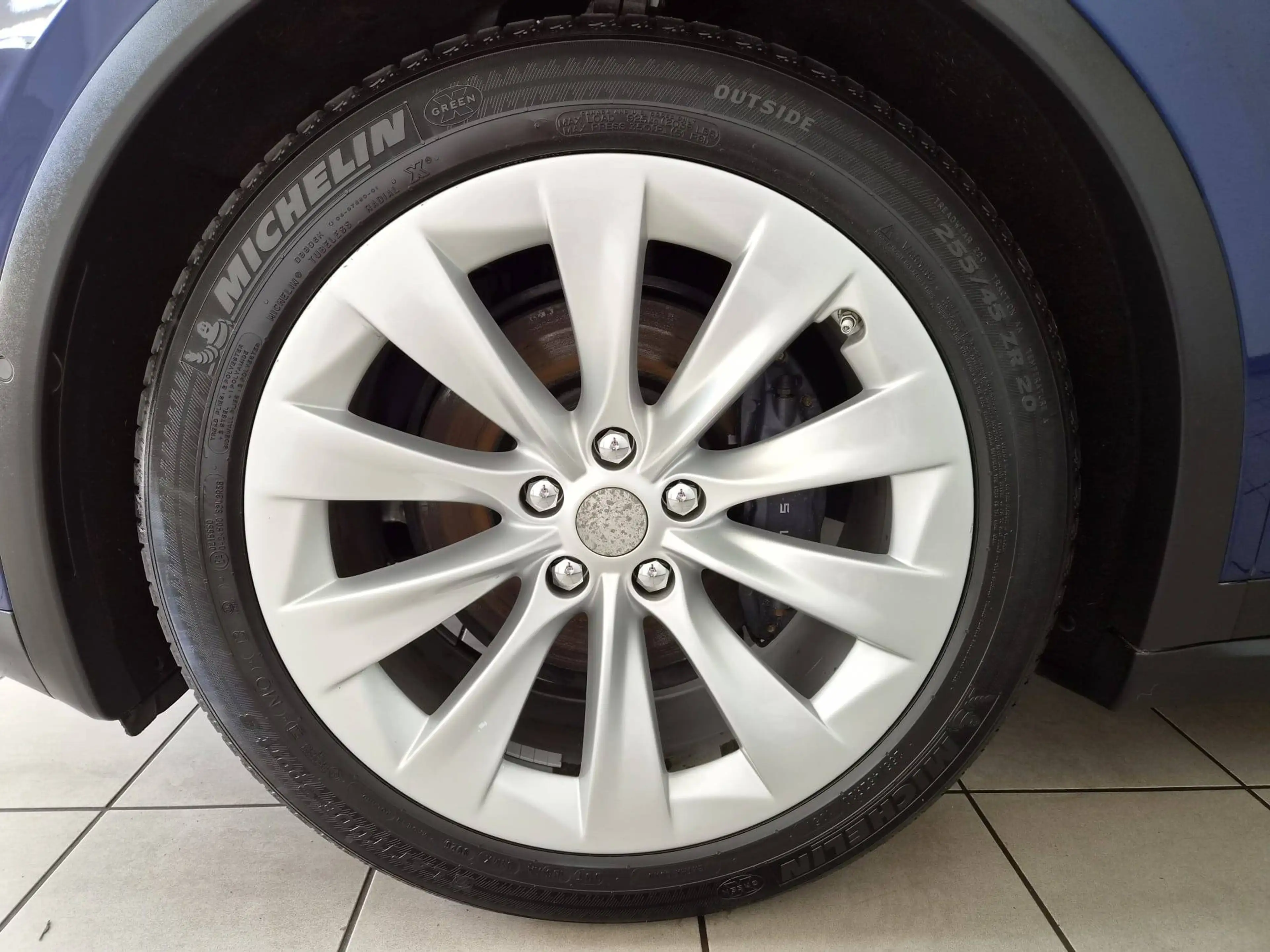 Tesla Model X 4x4 Long Range Autopilot Luft Panoramadach Anhängerkupplung — photo 14
