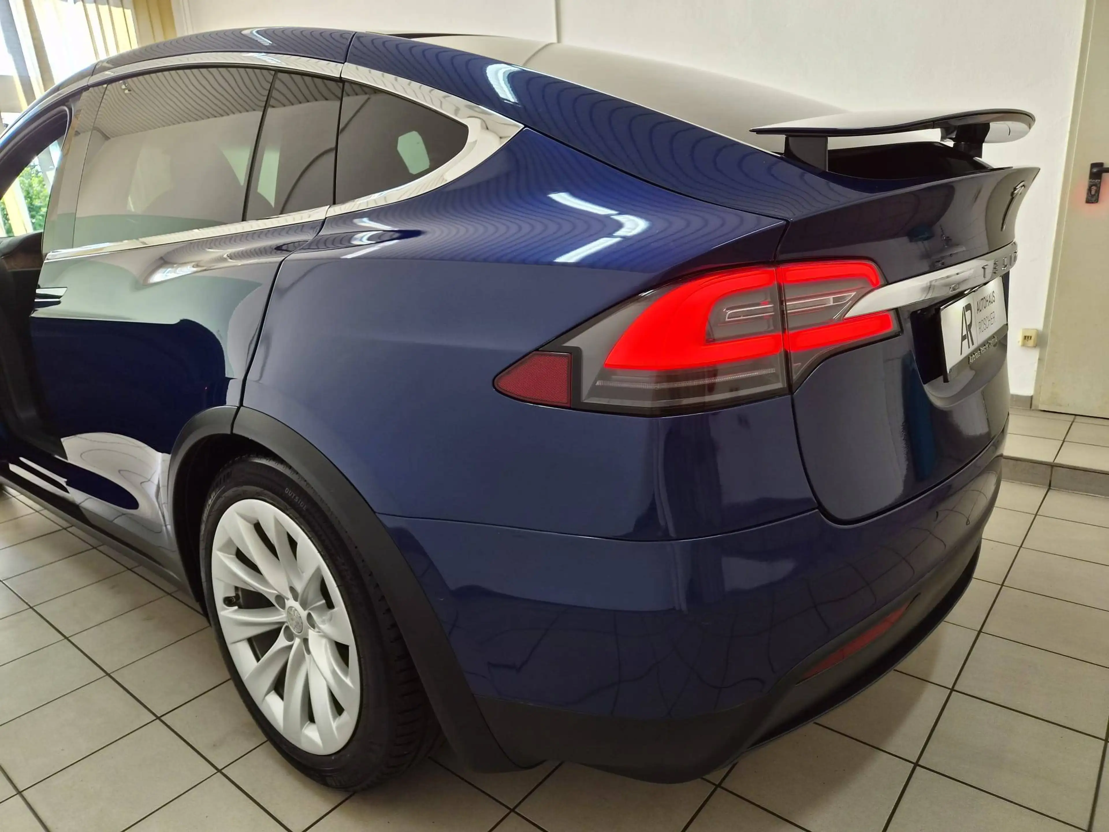 Tesla Model X 4x4 Long Range Autopilot Luft Panoramadach Anhängerkupplung — photo 4