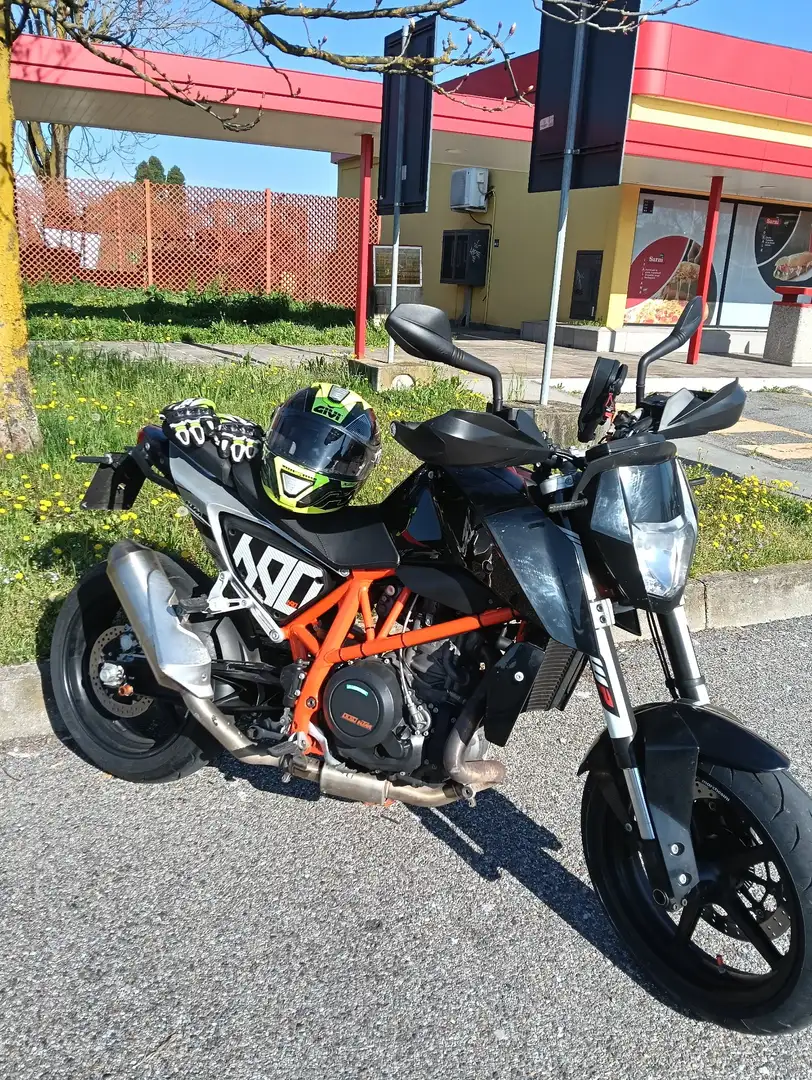KTM 690 Duke Nero - 1