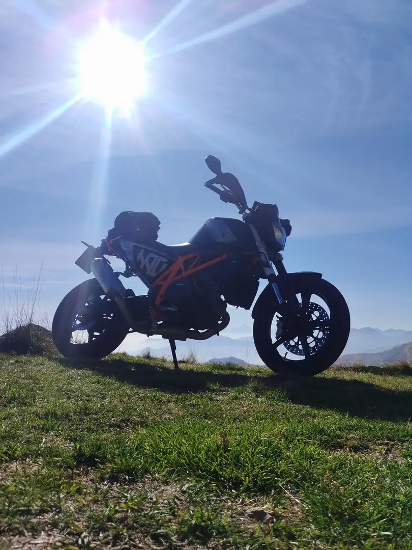 KTM 690 Duke Nero - 2