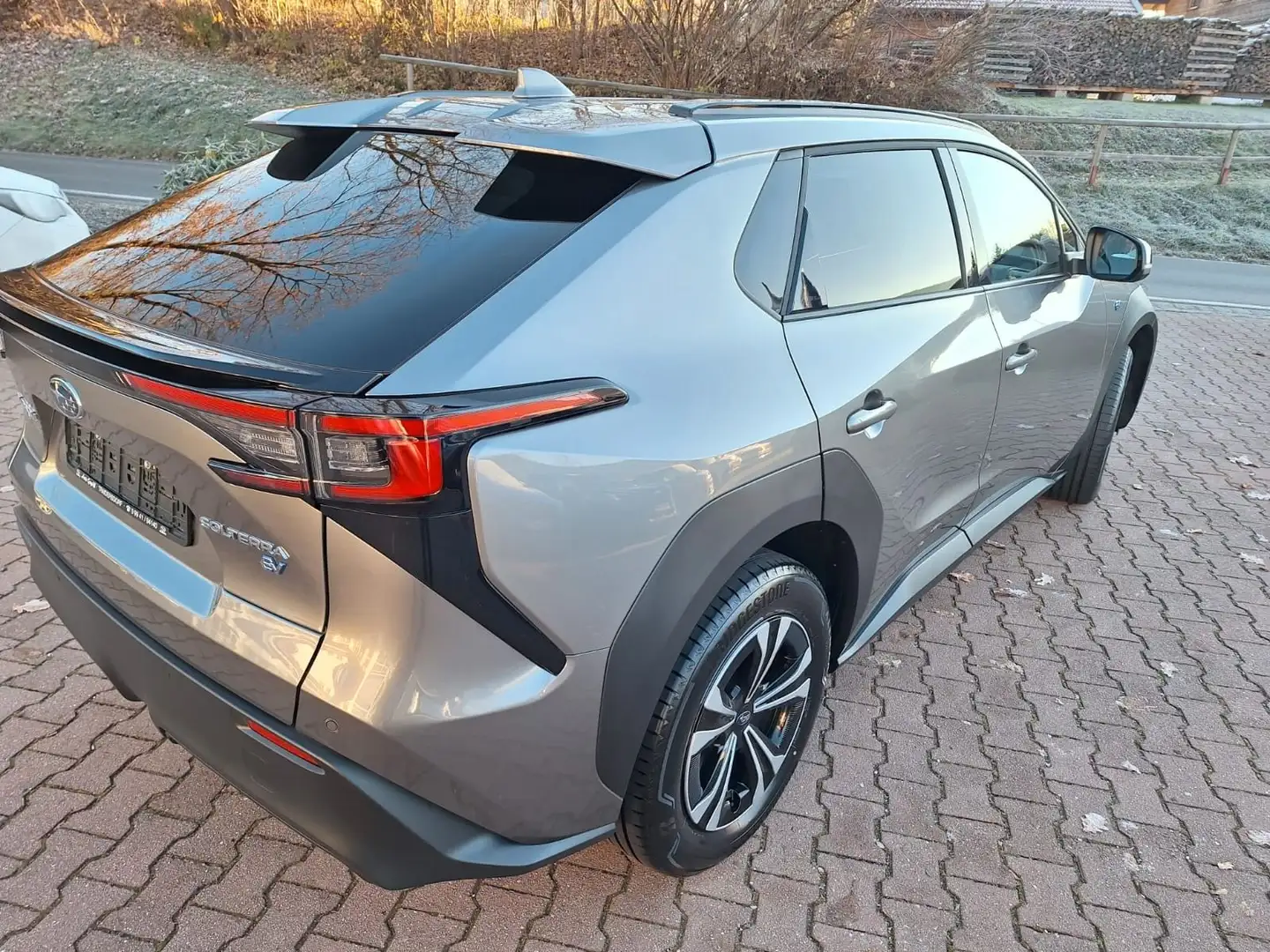 Subaru Solterra 71,4 kWh 150kW Comfort, MWSt Grau - 2
