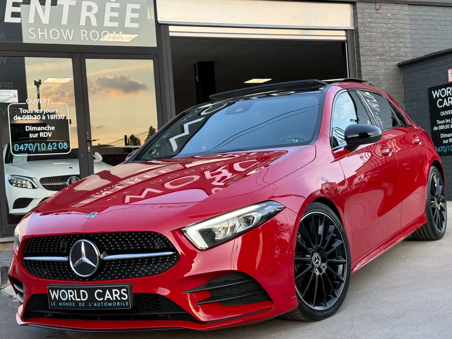 Mercedes-Benz A 180 AMG PACK / TOIT PANO / NAVI / CAMERA / COCKPIT FUL Rot - 1