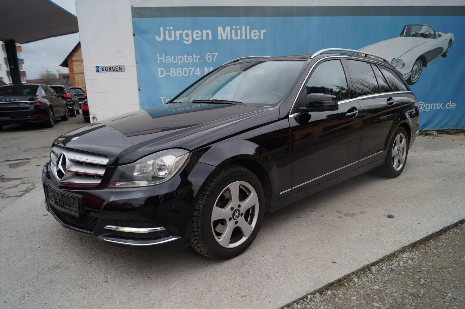 Mercedes-Benz C 220 TCDI BlueEfficiency Avantgarde Schwarz - 2