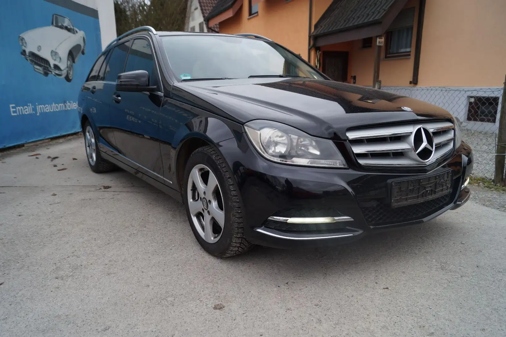 Mercedes-Benz C 220 TCDI BlueEfficiency Avantgarde Schwarz - 1