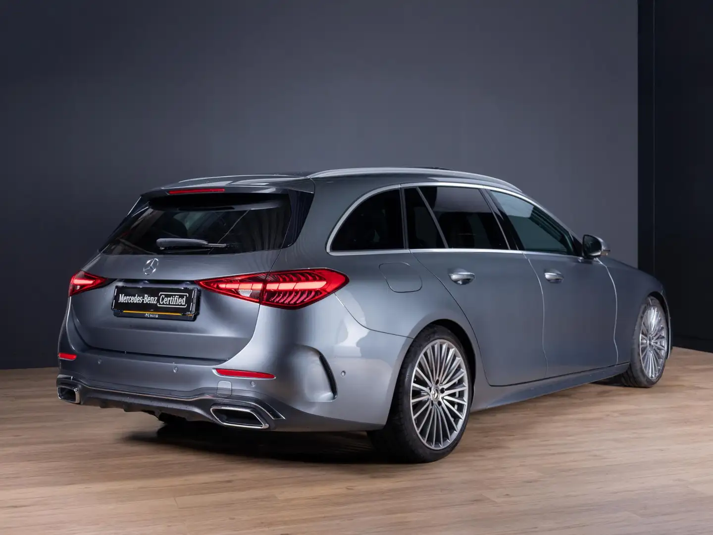 Mercedes-Benz C 180 Estate AMG Line Premium | Panorama dak | Trekhaak Grijs - 2