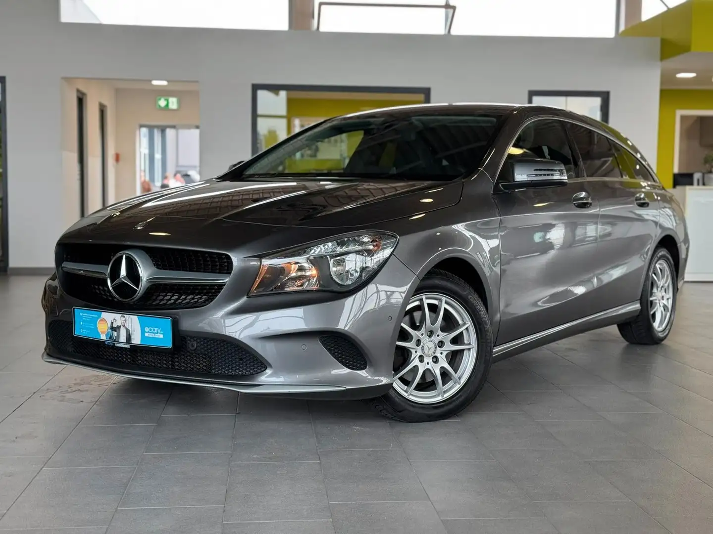 Mercedes-Benz CLA 180 Shooting Brake*SHZ*PDC*Navi*Me Connect Grau - 1