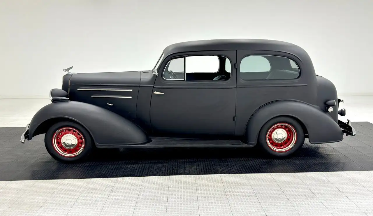 Chevrolet 2 Door Sedan, foto 2