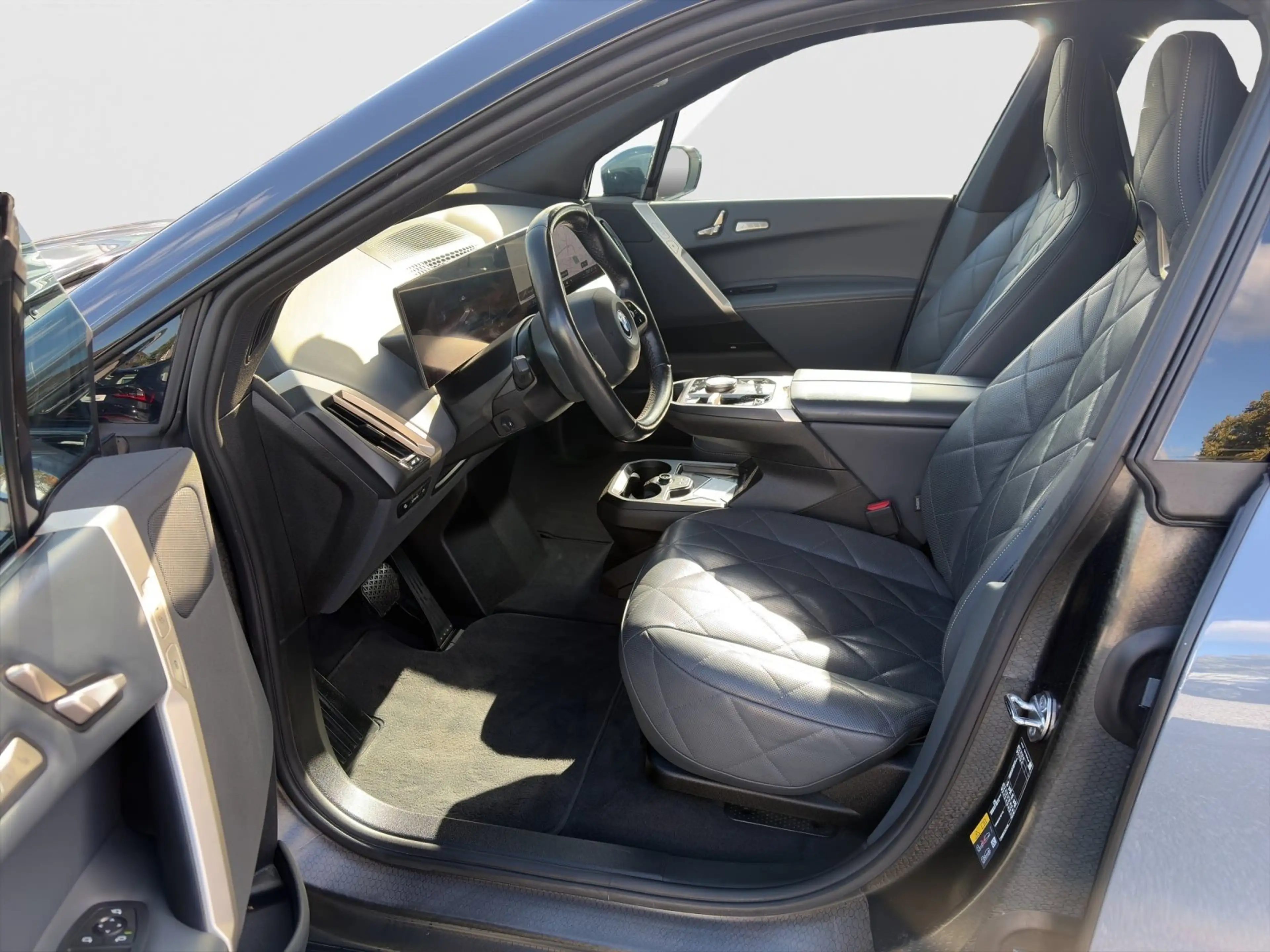 BMW iX xDrive50 | UPE 133.030,-| SkyLounge| Ahk| SoftClos — photo 11