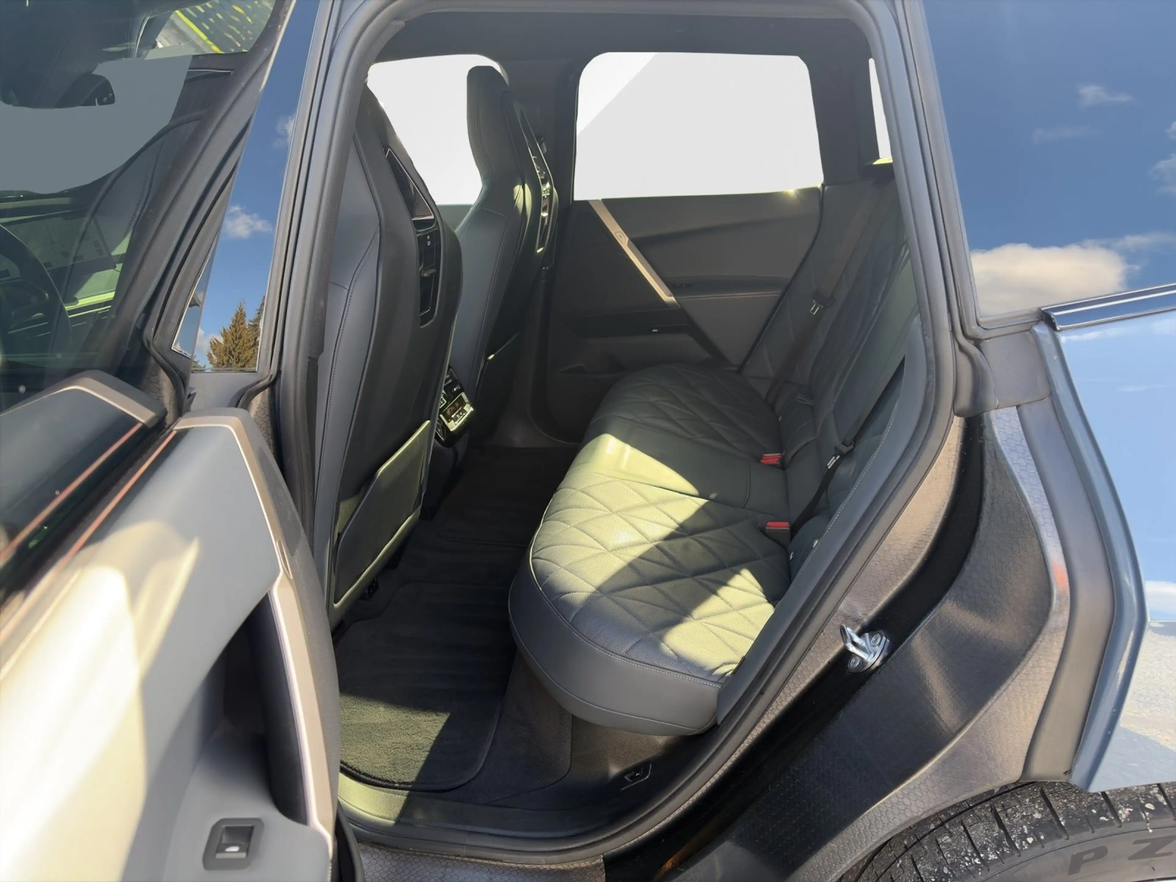 BMW iX xDrive50 | UPE 133.030,-| SkyLounge| Ahk| SoftClos — photo 13
