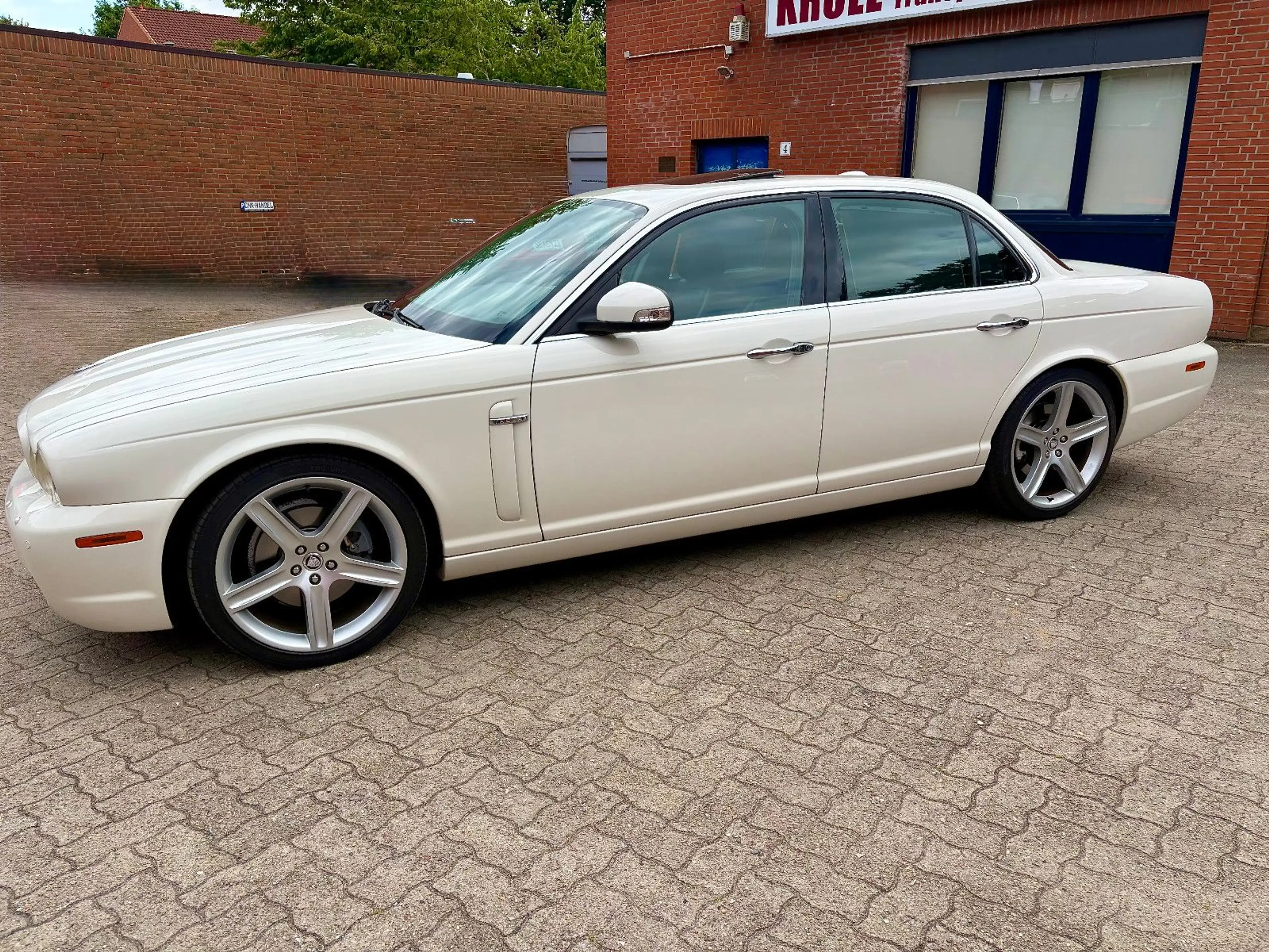 Jaguar XJ 4.2 XJ8 letzte Serie - sehr guter Sammlerzust — photo 2