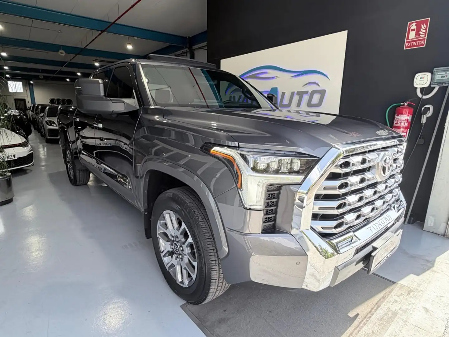 Toyota Tundra Aut. Gris - 1