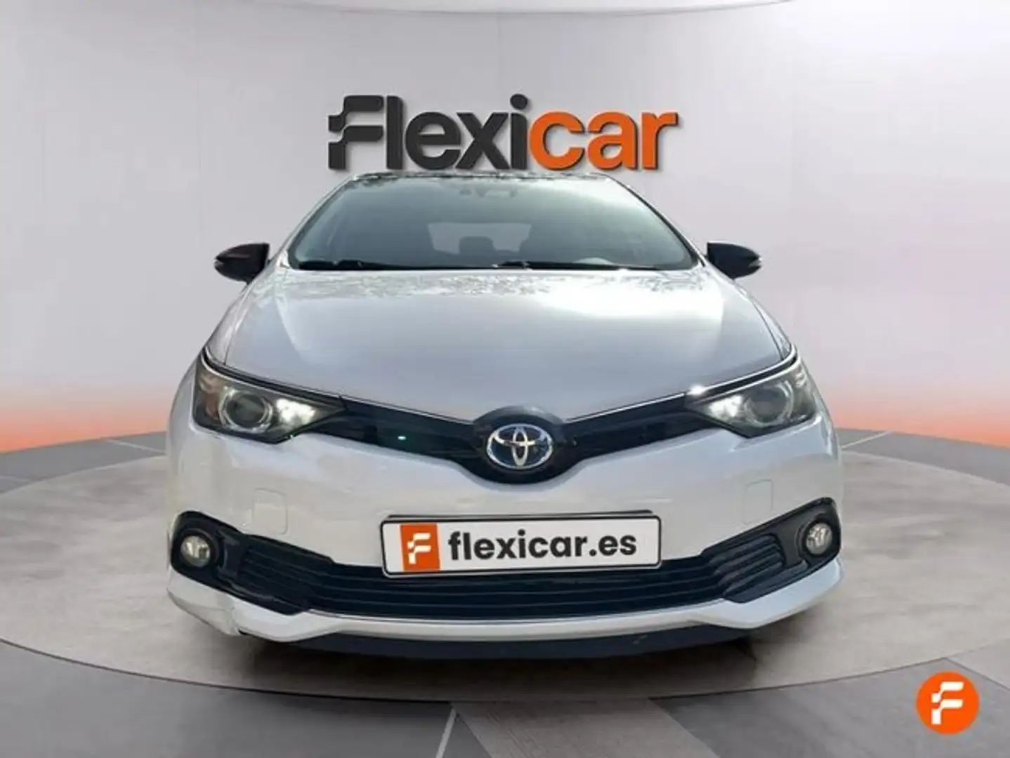 Toyota Auris hybrid 140H Active Blanco - 2