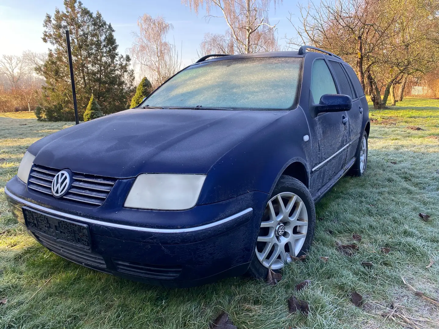 Volkswagen Bora Bora+Variant+1.6+Special Blau - 1