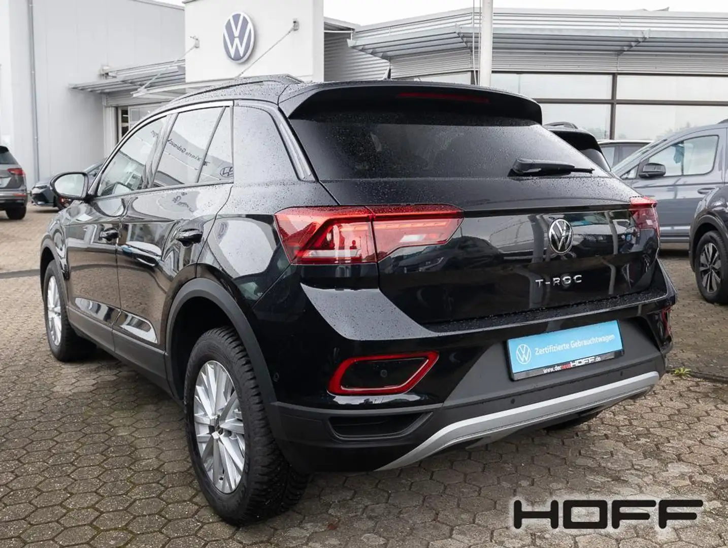 Volkswagen T-Roc 1.0 TSI Life 2,49% Navi LED Parkassist Schwarz - 2