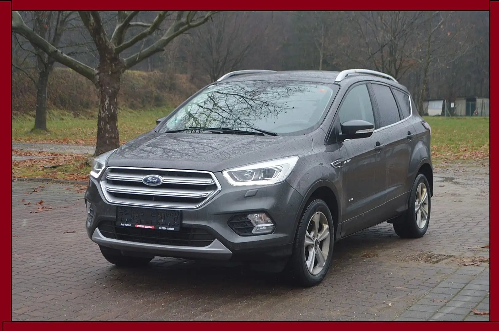 Ford Kuga 2,0 TDCi AWD+NAVI+XENON+AHK+TEL Grau - 1