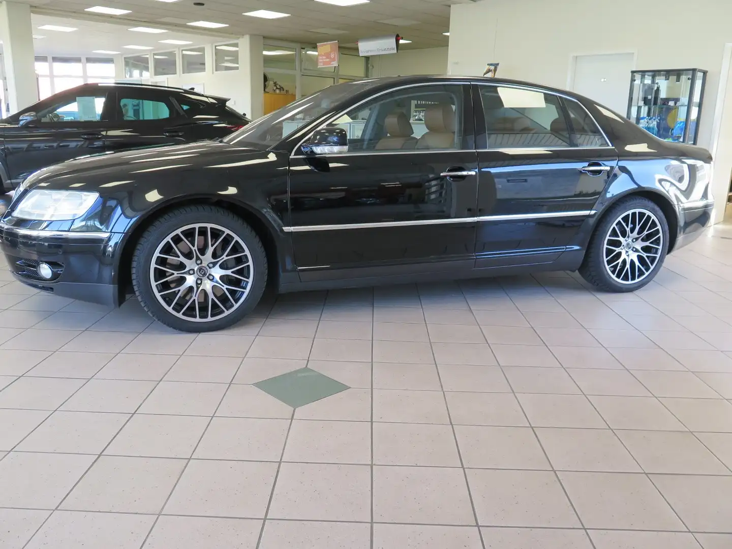 Volkswagen Phaeton Lang V8 4Motion (4 Sitze) Schwarz - 2