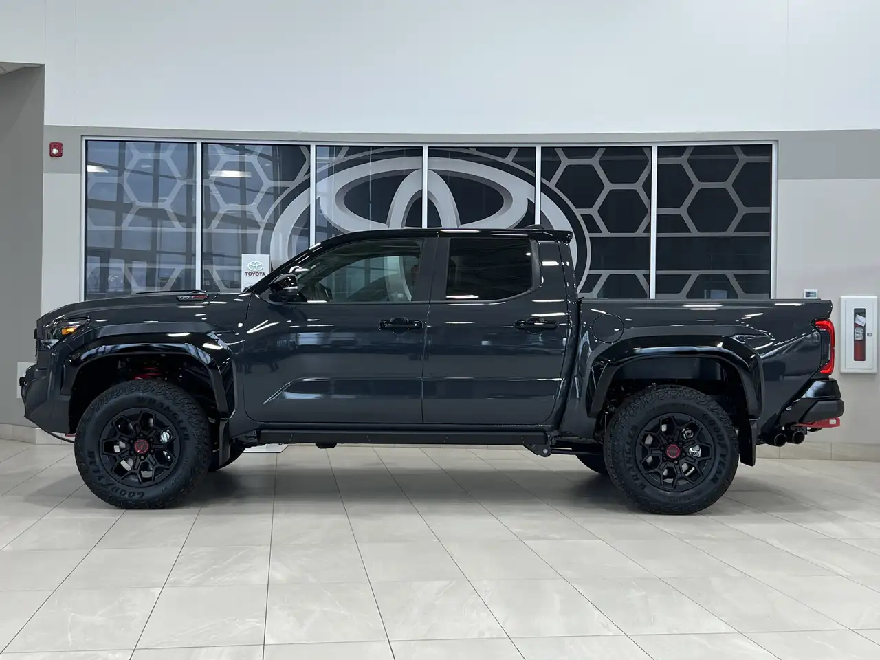 Toyota Tacoma снимка Toyota Tacoma
