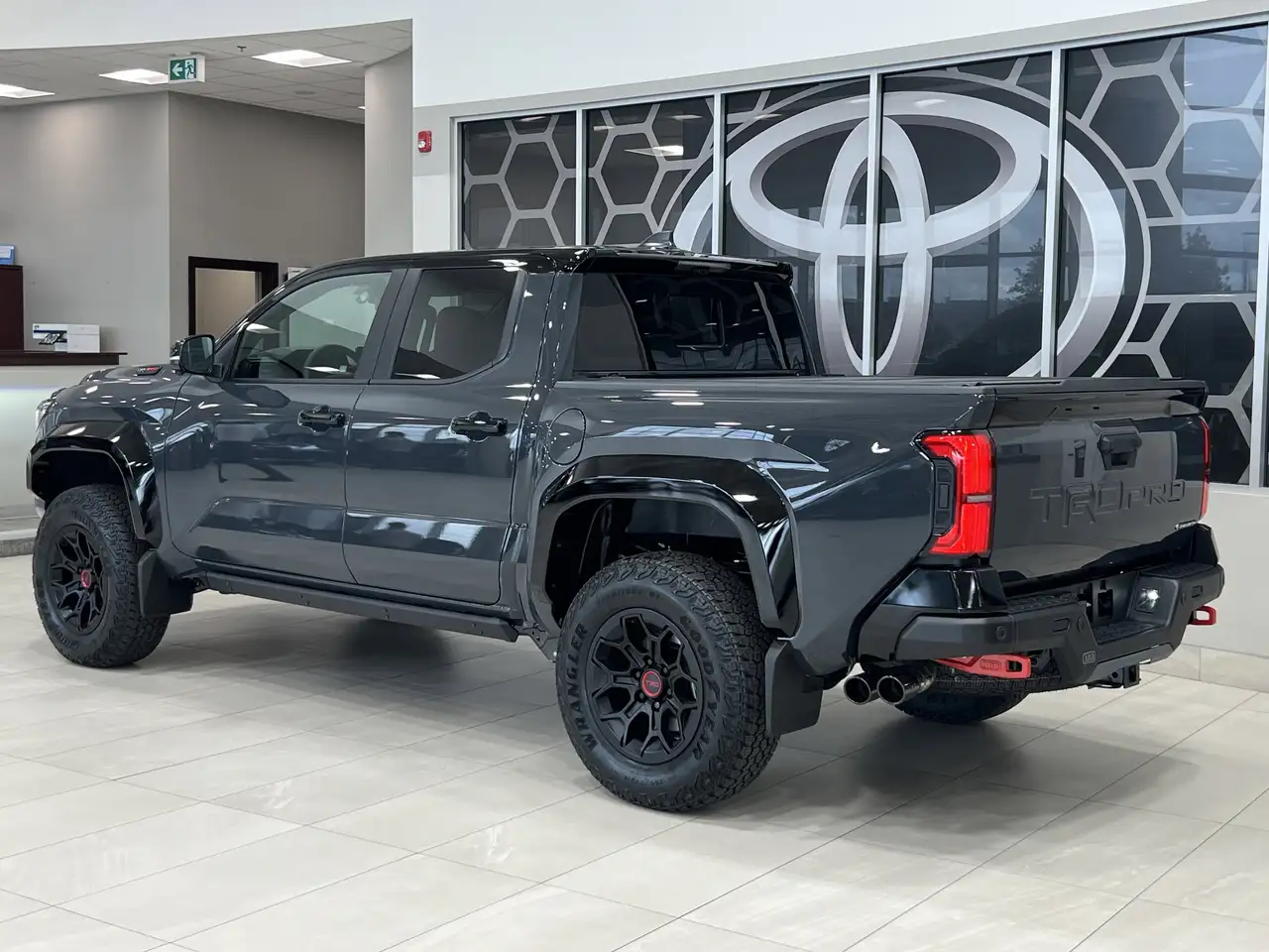 Toyota Tacoma снимка Toyota Tacoma