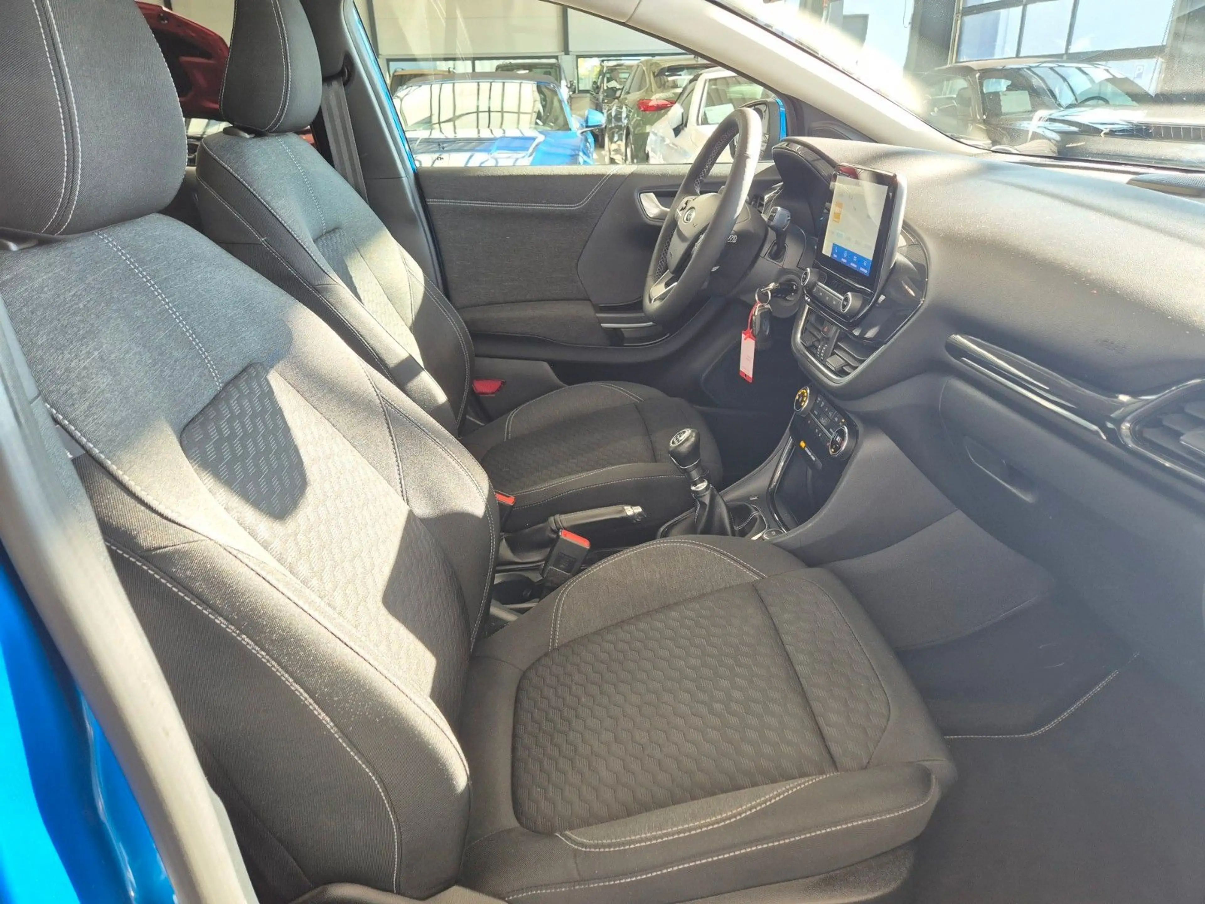 Ford Puma PUMA TITANIUM NAV SITZHZ PDC ALU TÜV+SERVICE NEU — photo 11