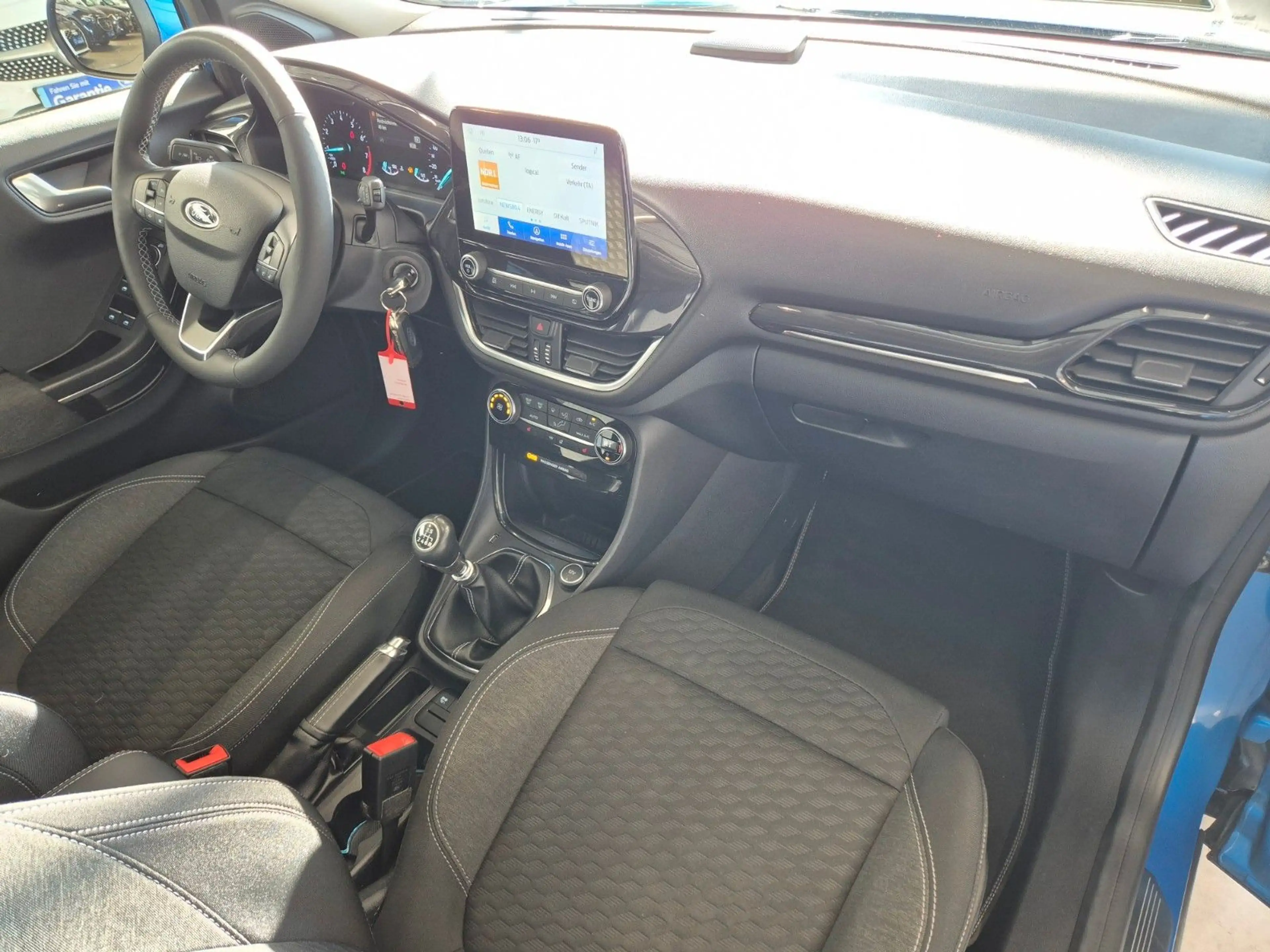 Ford Puma PUMA TITANIUM NAV SITZHZ PDC ALU TÜV+SERVICE NEU — photo 12