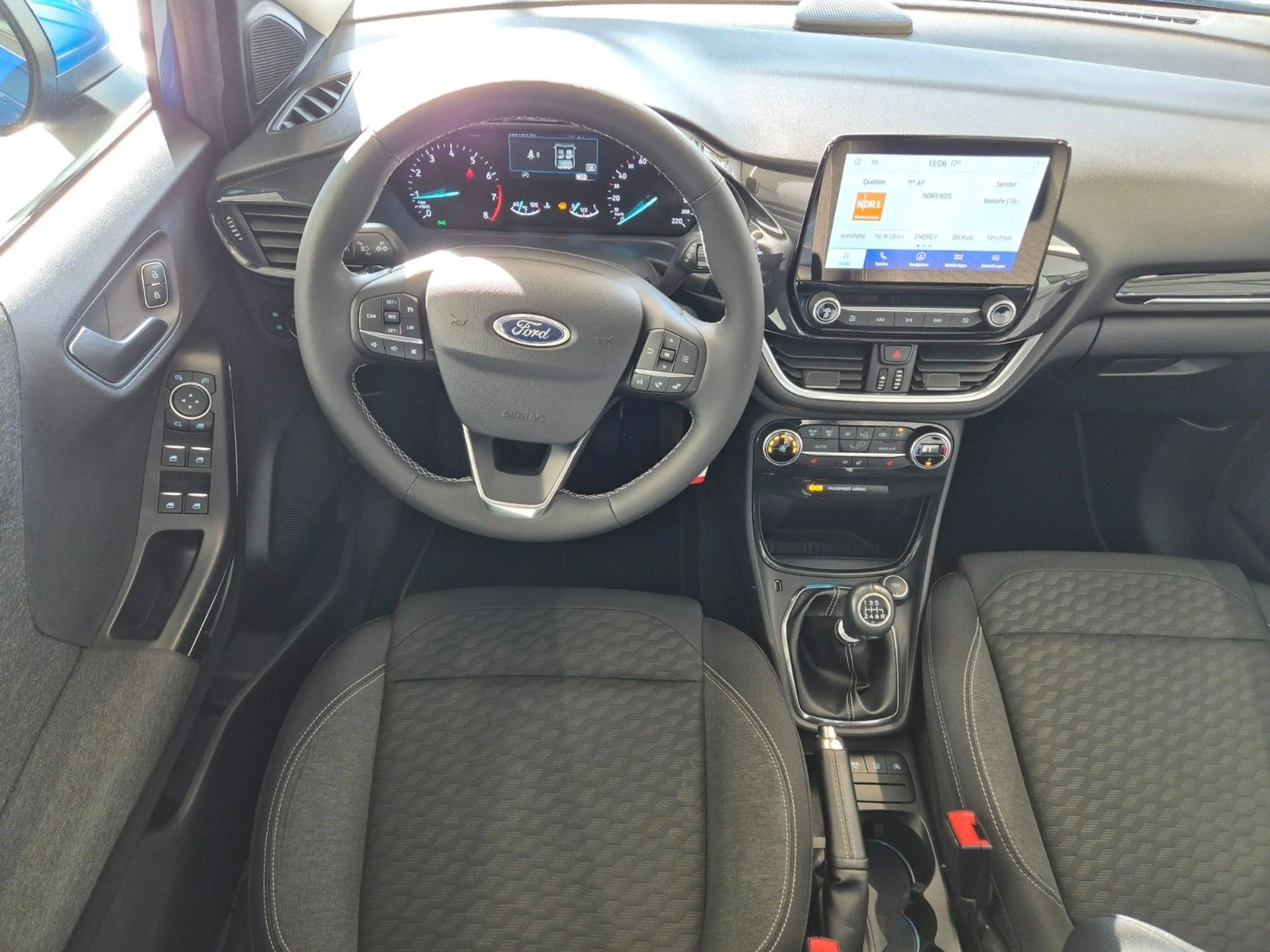 Ford Puma PUMA TITANIUM NAV SITZHZ PDC ALU TÜV+SERVICE NEU — photo 15