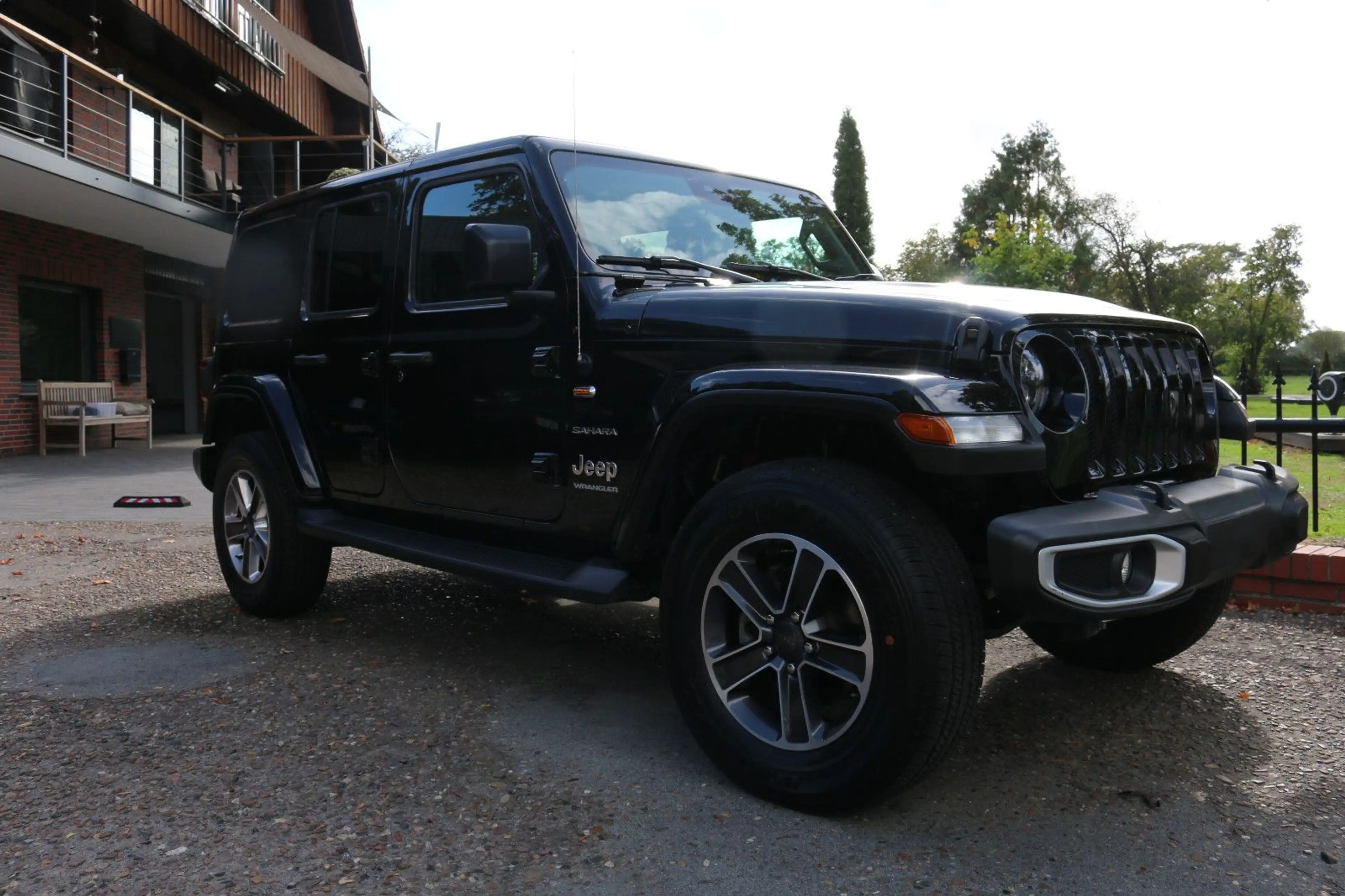 Jeep Wrangler Sahara/3,6-V6/AHK/AUT/4X4/PANO/HARDTOP/ — photo 12