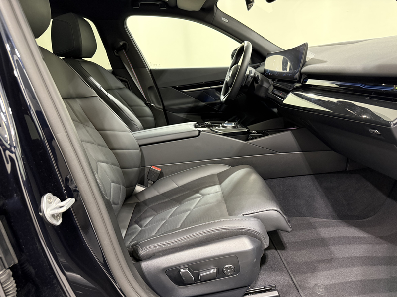 BMW 540 d xDrive Touring M Sportpaket Pro AHK ACC 360° — photo 11