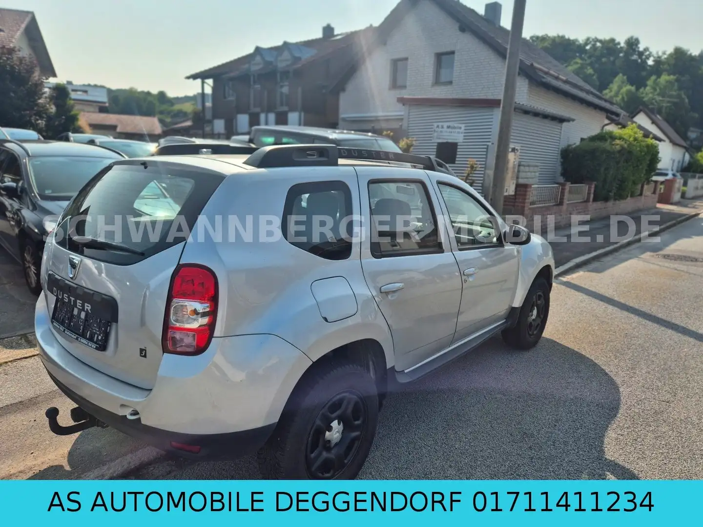 Dacia Duster dCi 110 4x2 -NAVI-SHZ-KAMERA-AHK-EURO6 Grau - 2