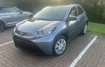 X 1.0i VVT-i envy