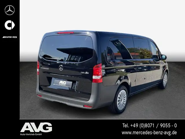 Mercedes-Benz Vito view 3