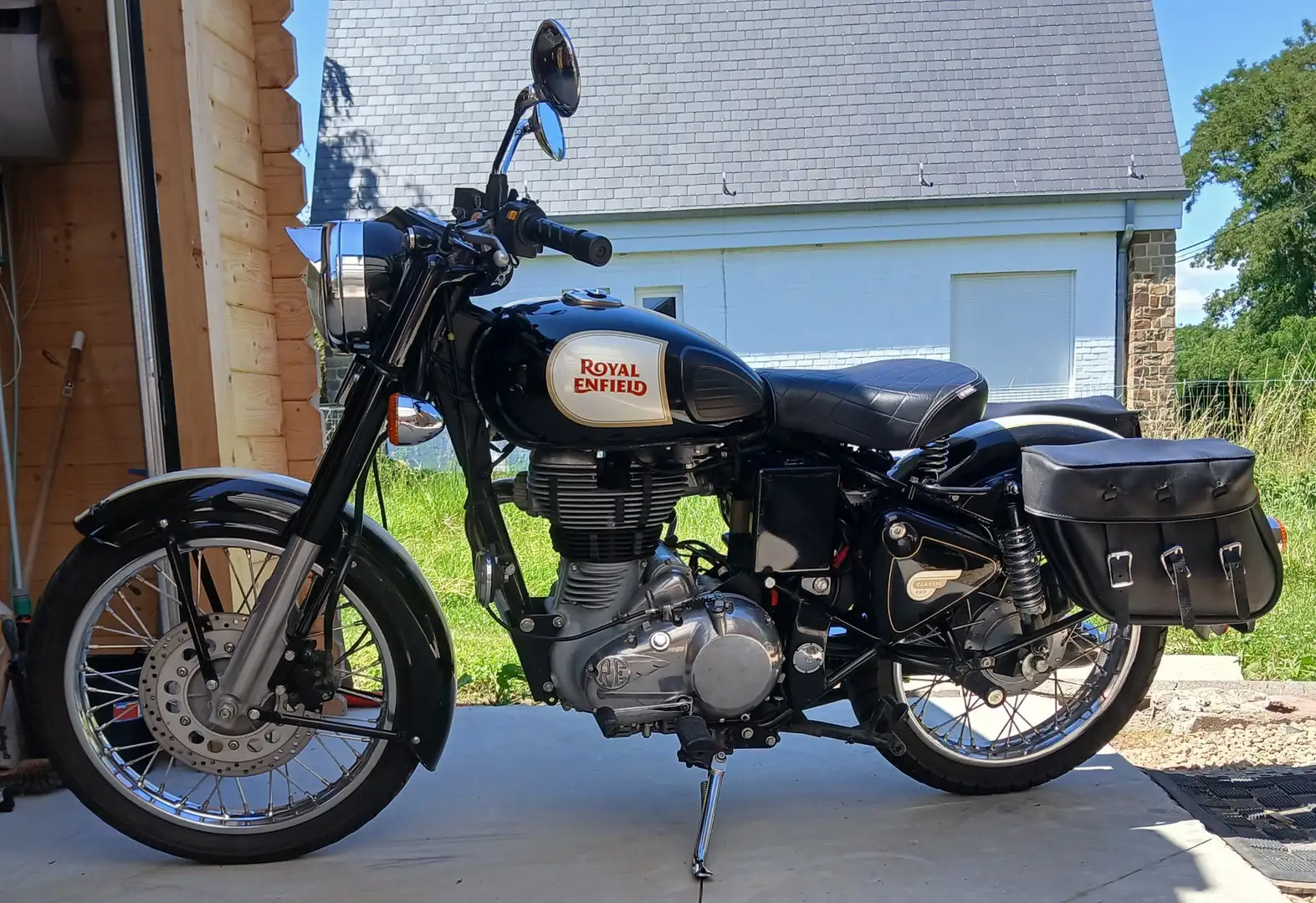 Royal Enfield Classic Noir - 2