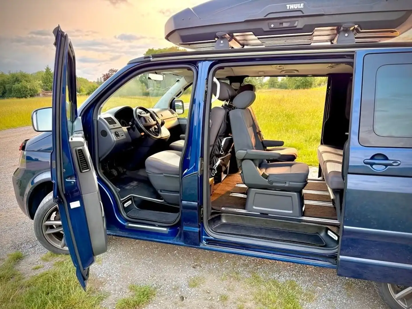 Volkswagen T5 Multivan Camper Blau - 2