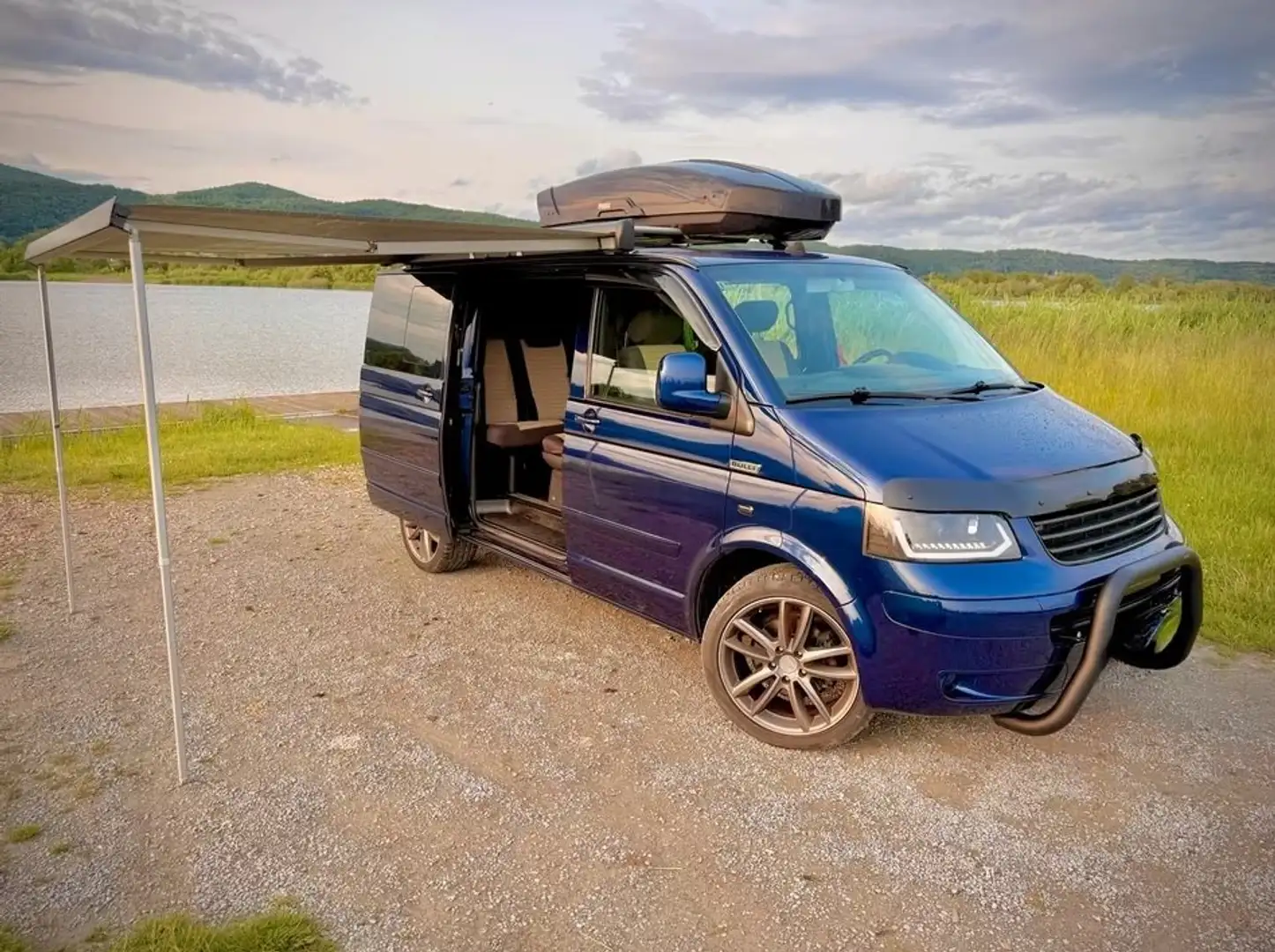 Volkswagen T5 Multivan Camper Blau - 1