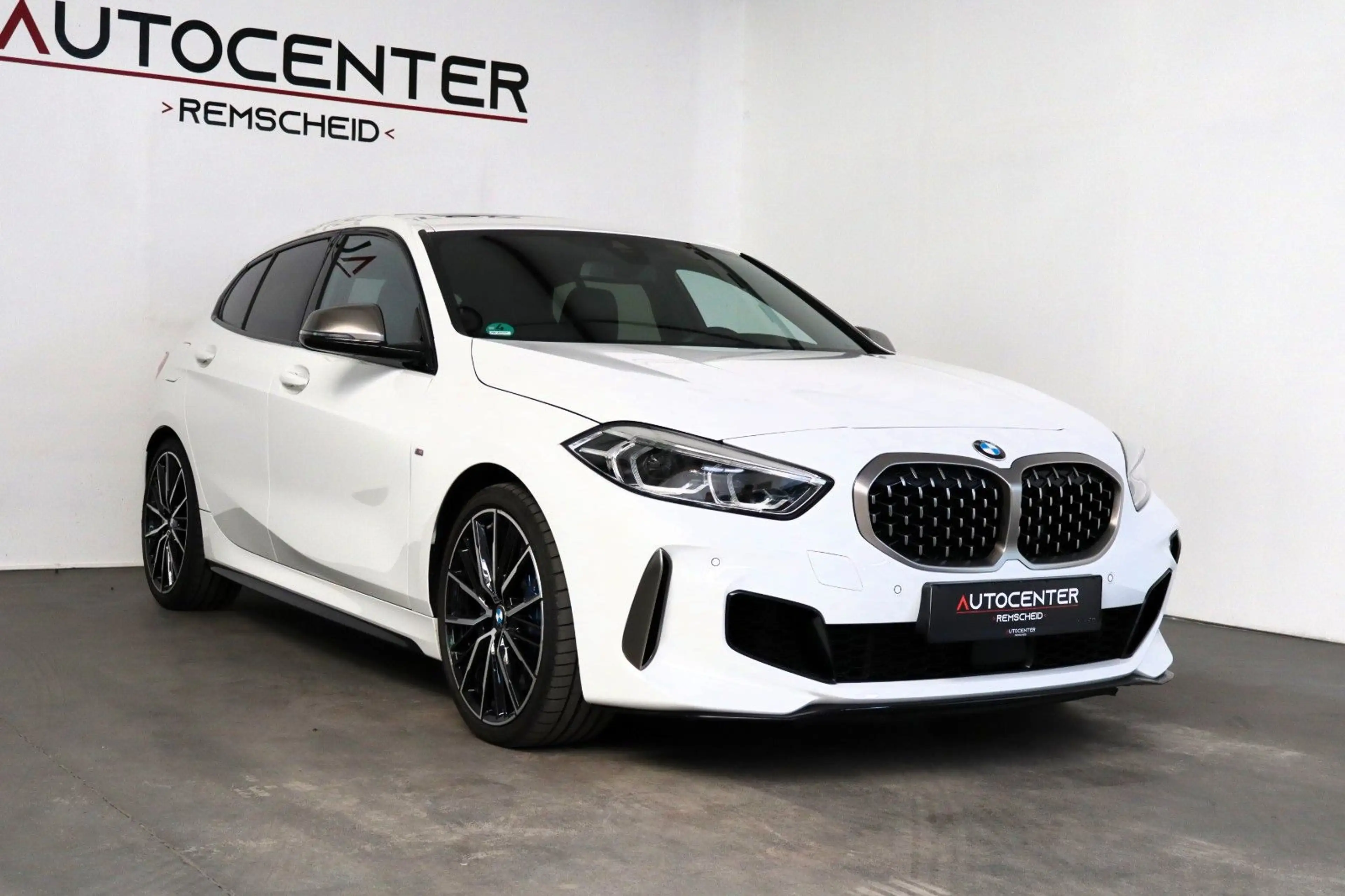 BMW 135 i xDrive Aut. M-Sport Shadow-Line LED Pano — photo 3
