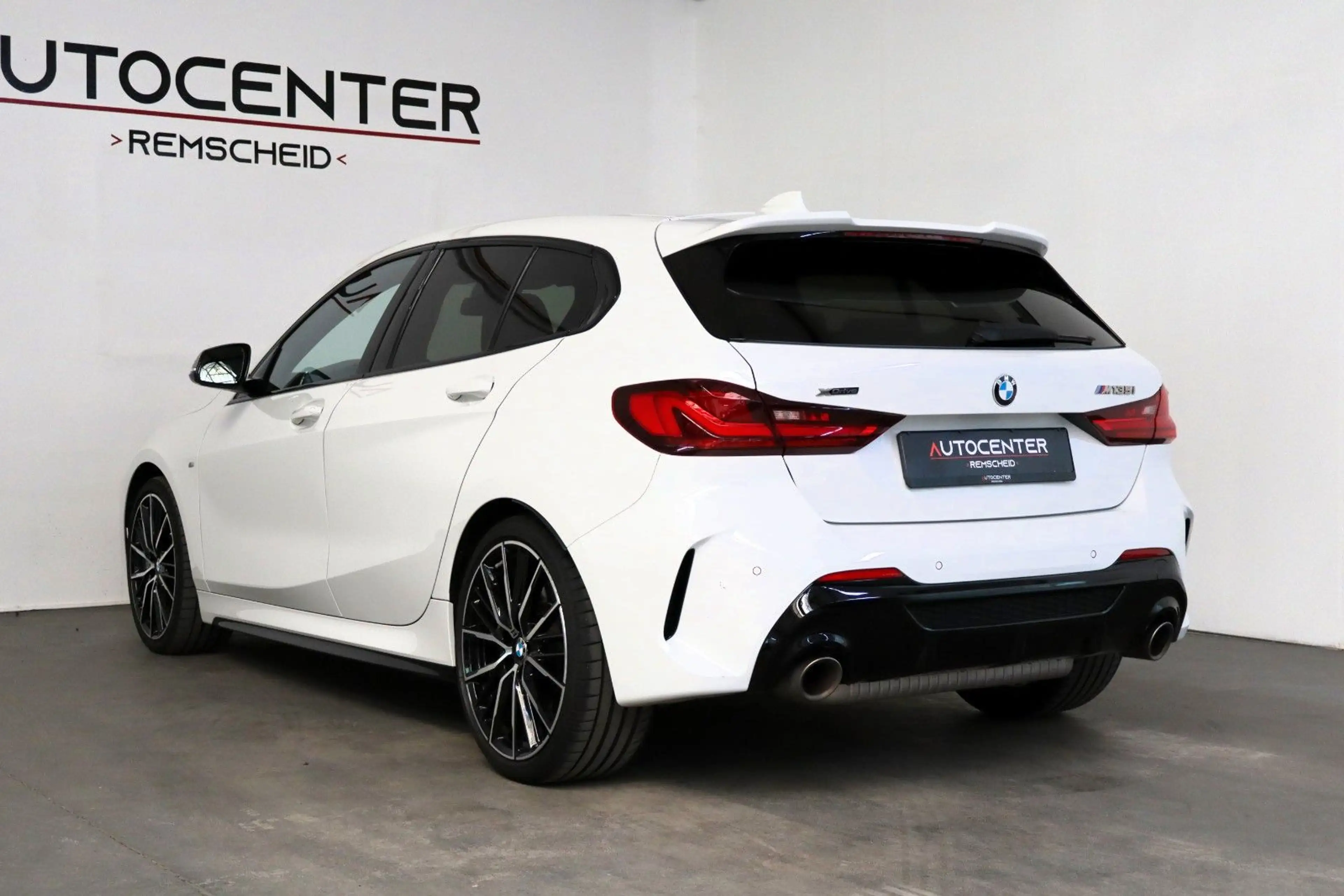 BMW 135 i xDrive Aut. M-Sport Shadow-Line LED Pano — photo 4