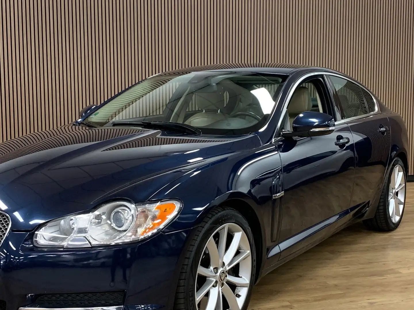 Jaguar XF 5.0 V8 Portfolio|Youngtimer|Camera|Automaat|Climat Blauw - 2