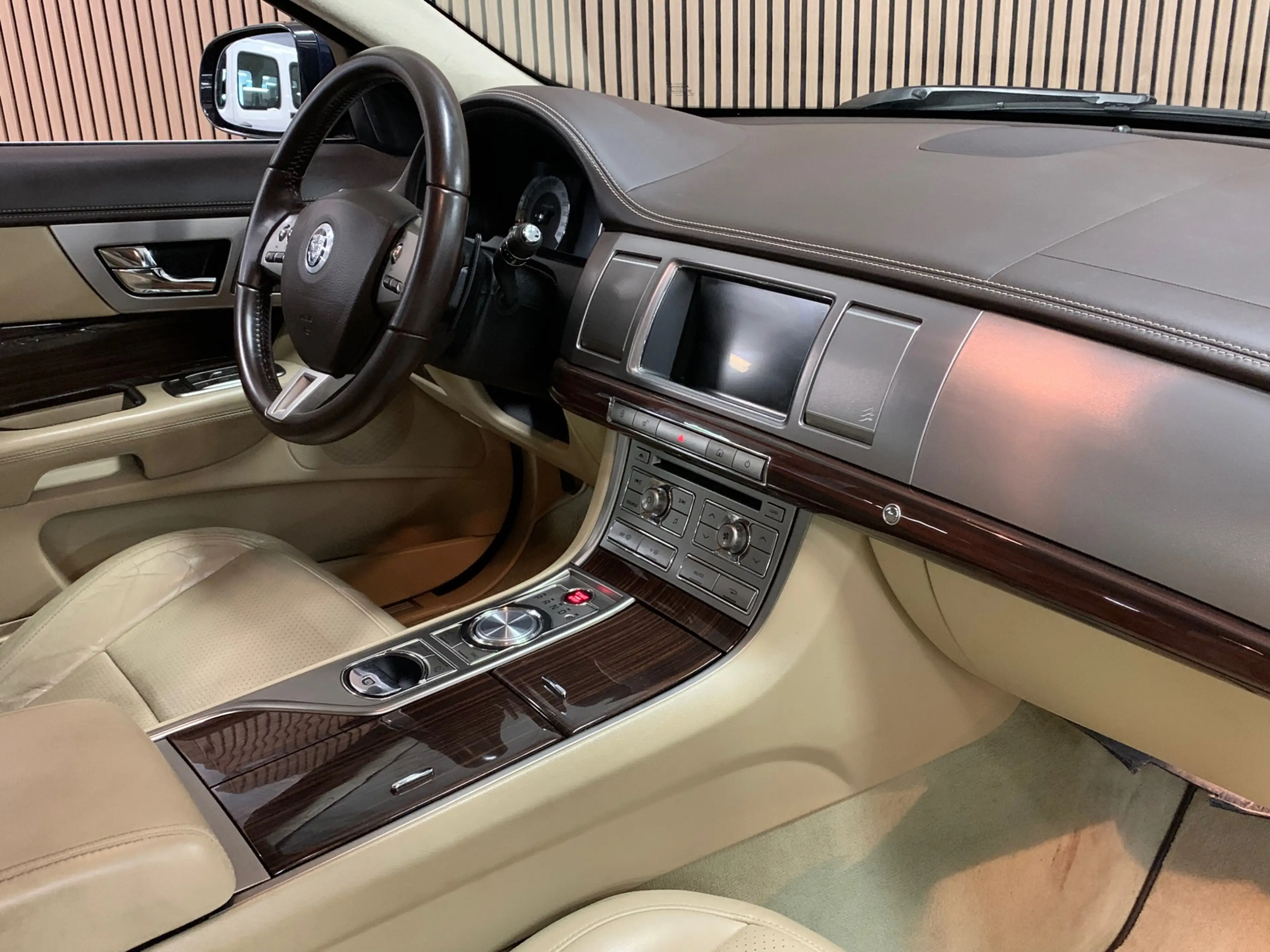 Jaguar XF 5.0 V8 Portfolio|Youngtimer|Camera|Automaat|Climat — photo 17