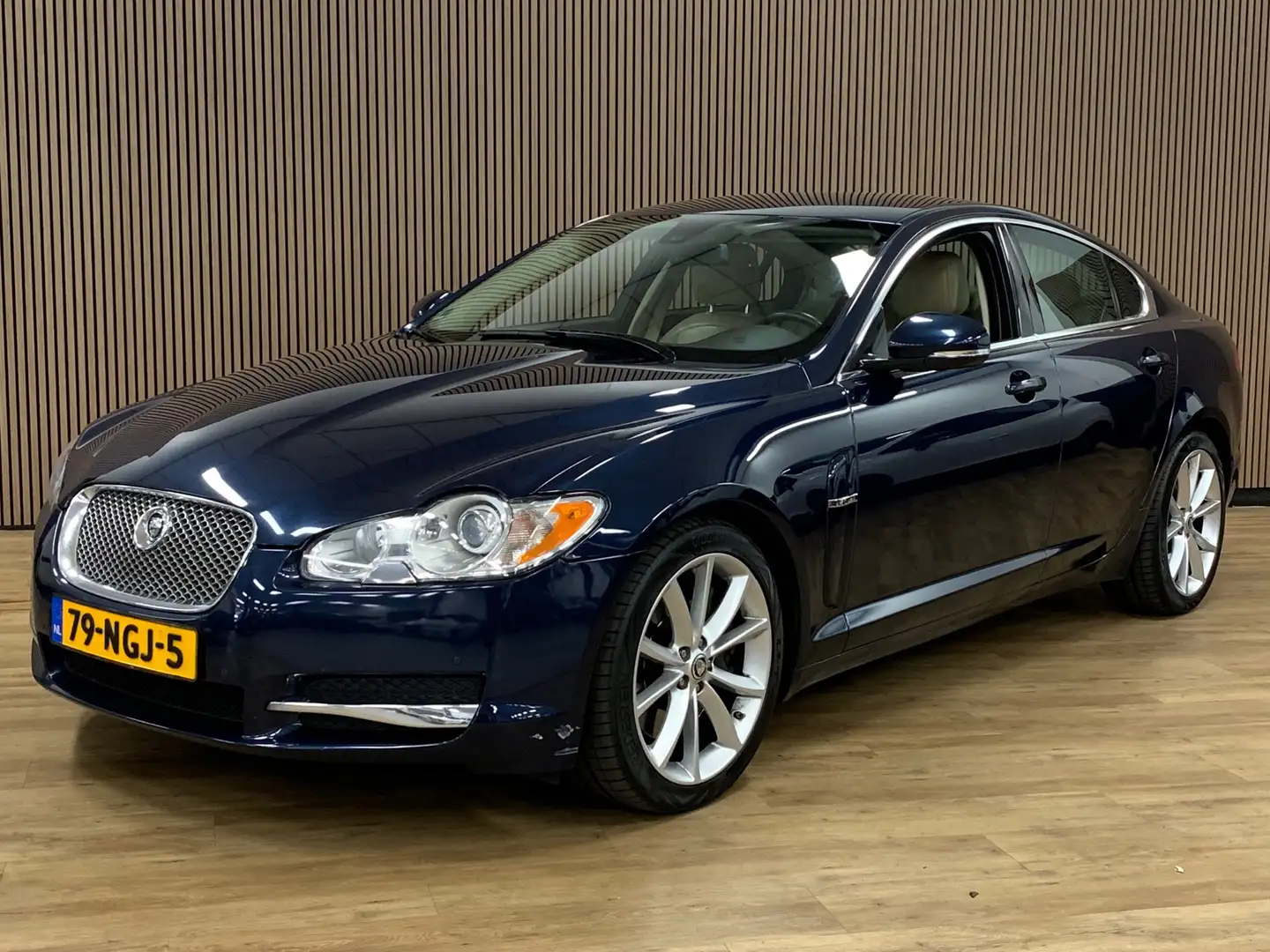 Jaguar XF 5.0 V8 Portfolio|Youngtimer|Camera|Automaat|Climat Blau - 1