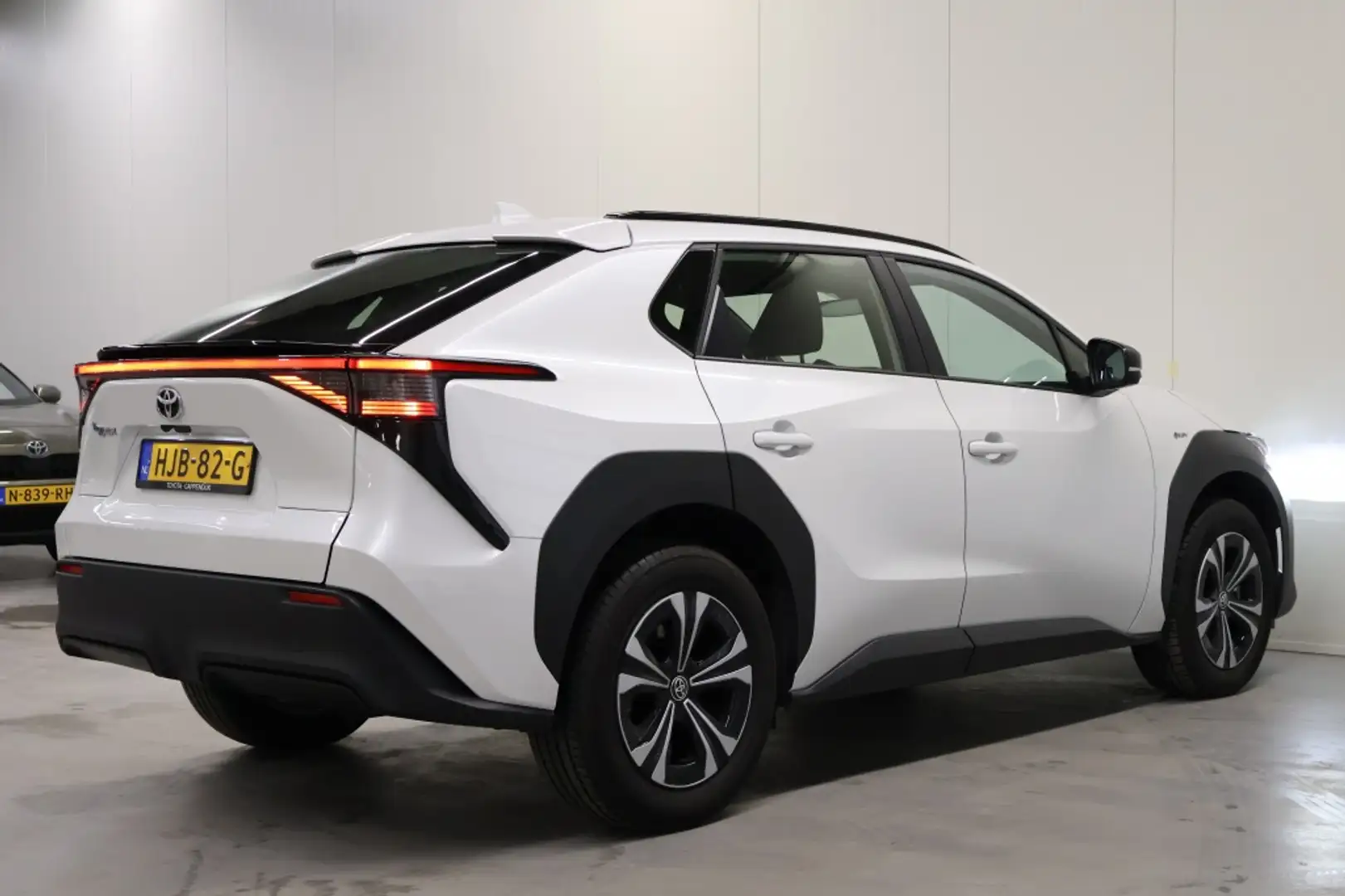 Toyota bZ4X Business 71 KWh| A.Camera|DC-150kWh|Keyless|Adap.C Weiß - 2