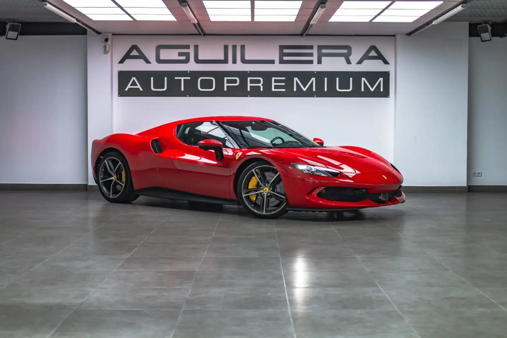 Ferrari 296 GTB Rojo - 1